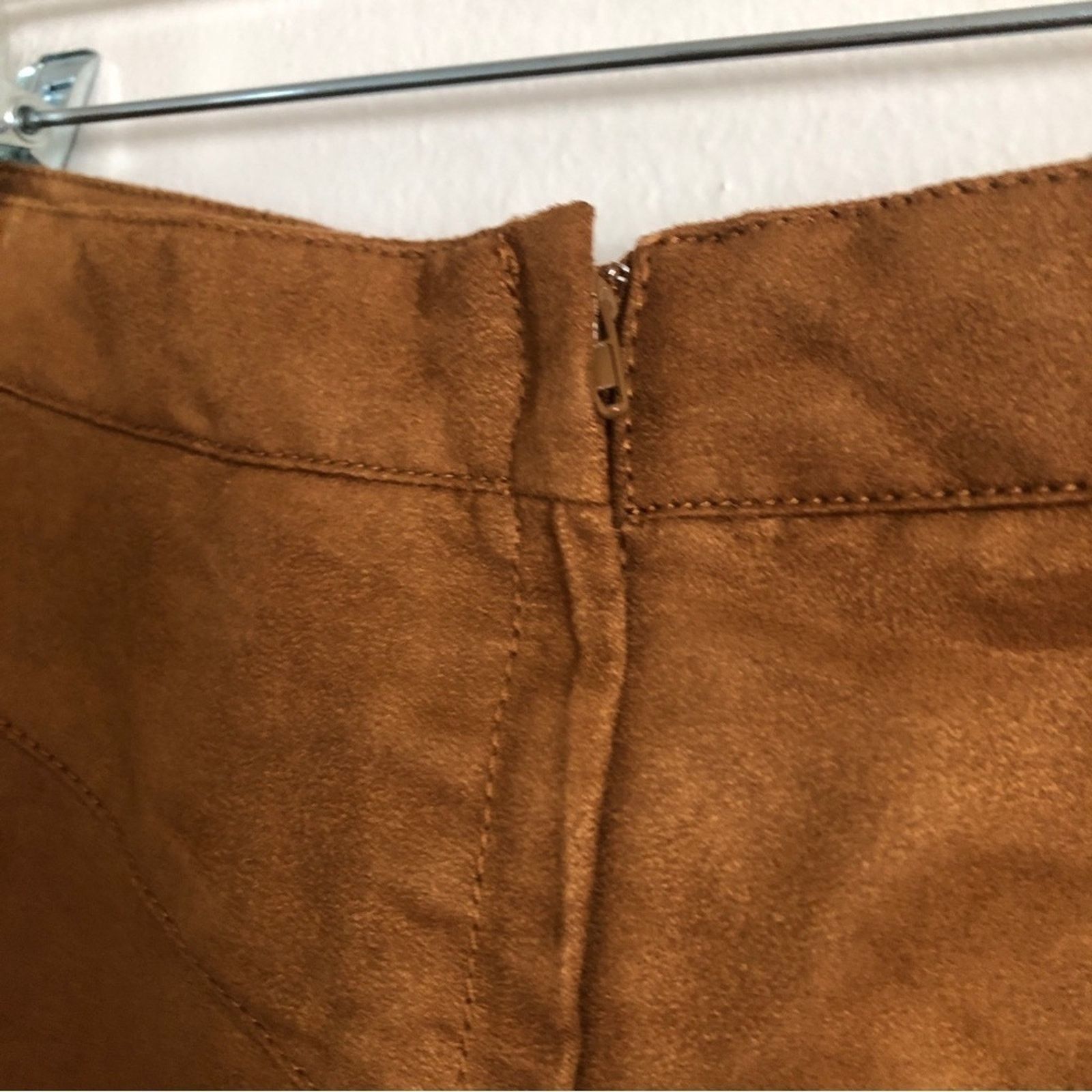 H&M H&M Faux Leather Suede Button Front High Rise Mini Skirt Size 32" / US 10 / IT 46 - 6 Thumbnail