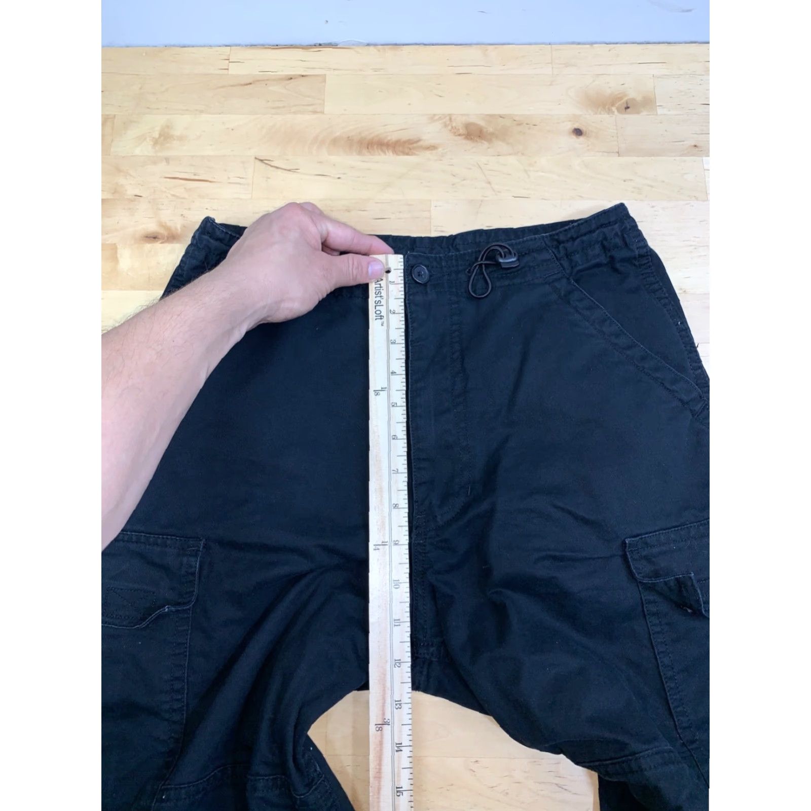 Brandy Melville Brandy Melville Jemma Cargo Pants Womens One Size Black Casual Cargo Pants Womens One Size Black Size 42" / US 20 - 7 Thumbnail