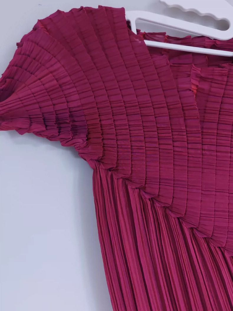 Issey Miyake Issey Miyake Red pleated short-sleeved shirt Size M / US 6-8 / IT 42-44 - 4 Thumbnail