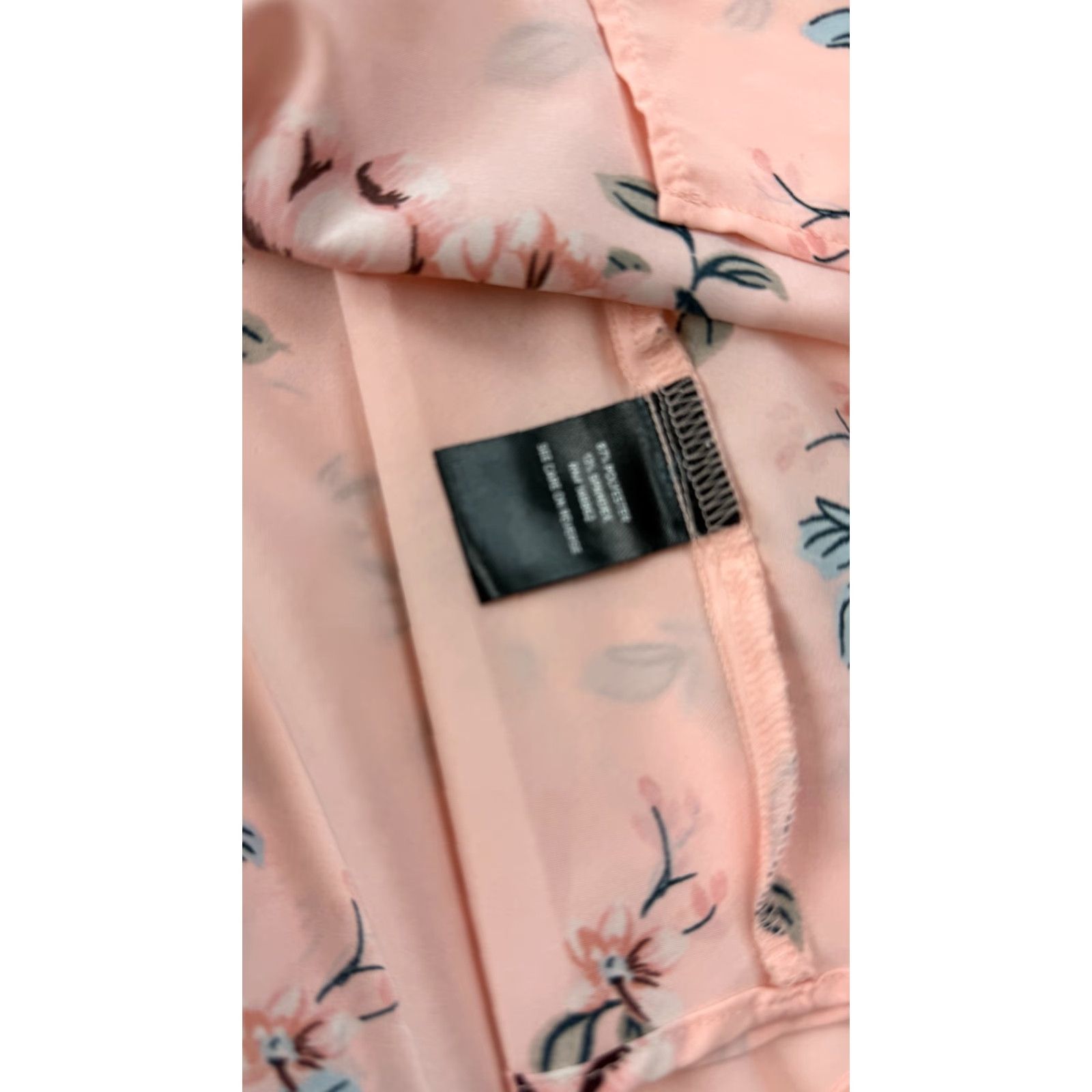 Torrid Torrid Womens Pink Blouse Floral Sleeveless Halter Sharkbite Hem Top 00 Sleeveless Casual Polyester Shirt Size XXS / US 00 / IT 34 - 4 Thumbnail