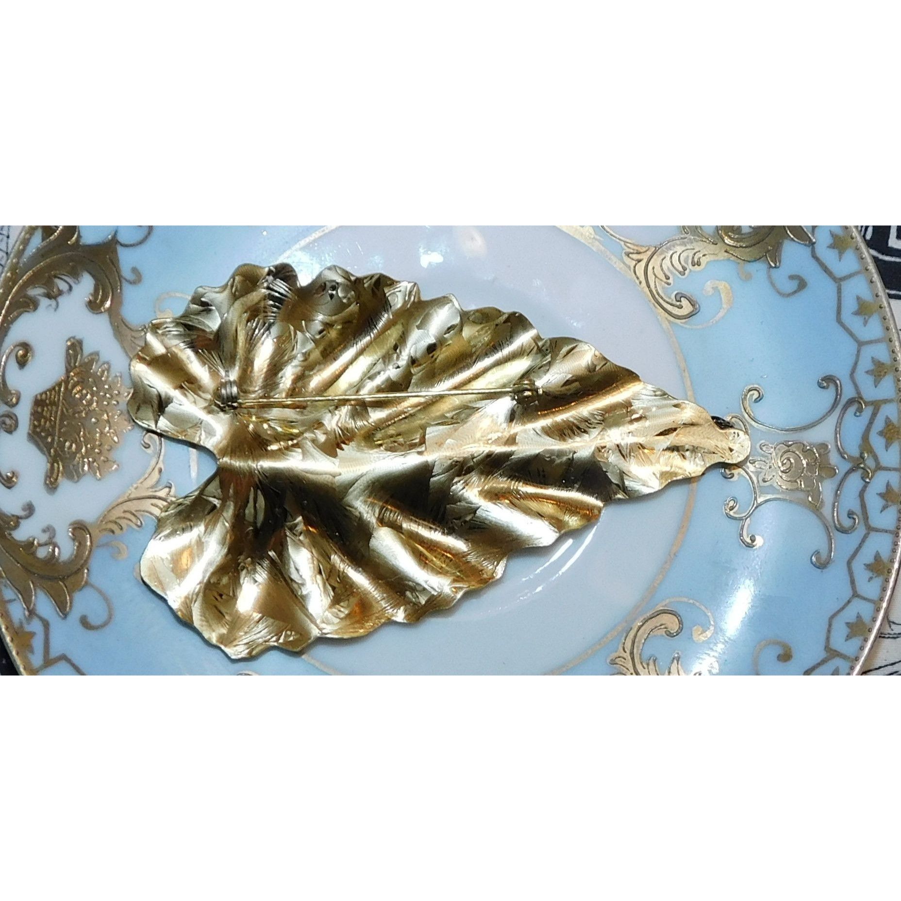 Other Vintage Christmas Holiday Leaf Brooch With Red Accents Size ONE SIZE - 3 Thumbnail