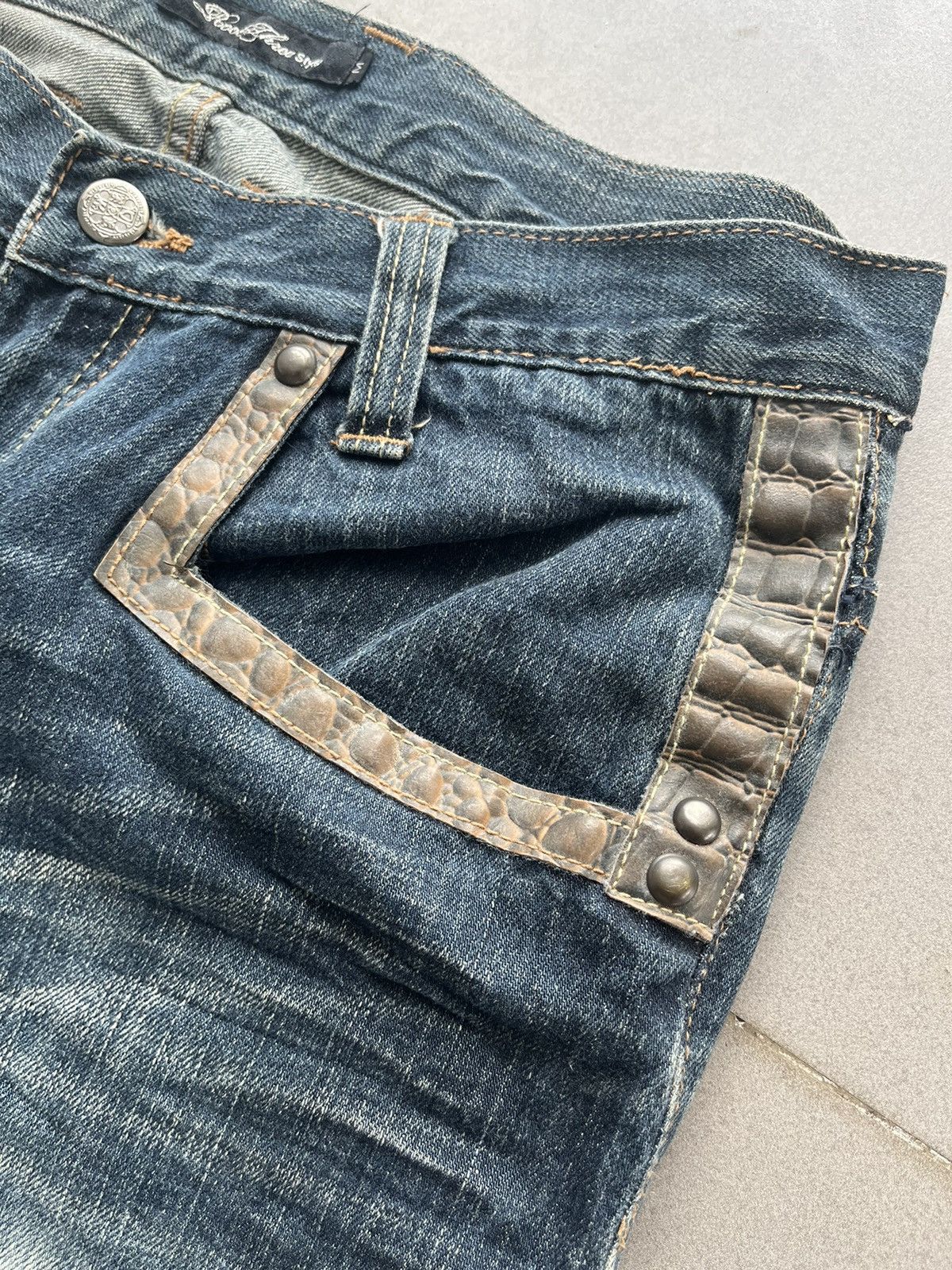 Tornado Mart 2000s JAPANESE ROOT THREE FLARE DENIM CROCODILE LEATHER Size US 30 / EU 46 - 6 Thumbnail