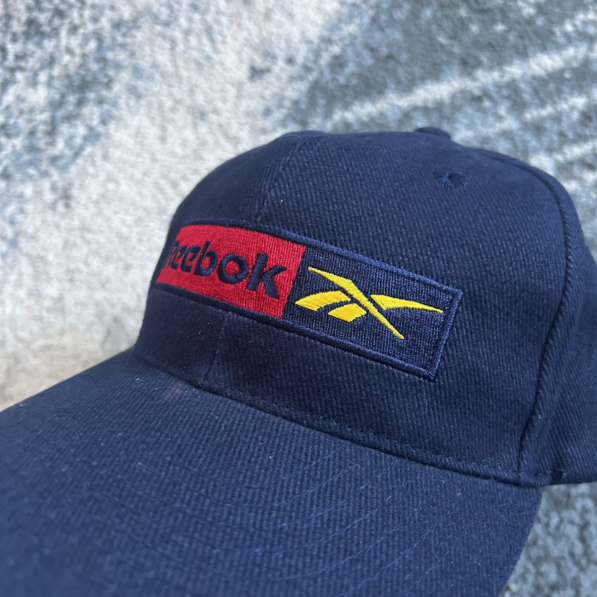 Reebok 90s Y2k Classic Vector Logo FLOCKED CANVAS SNAPBACK CAP NAVY Size ONE SIZE - 7 Thumbnail
