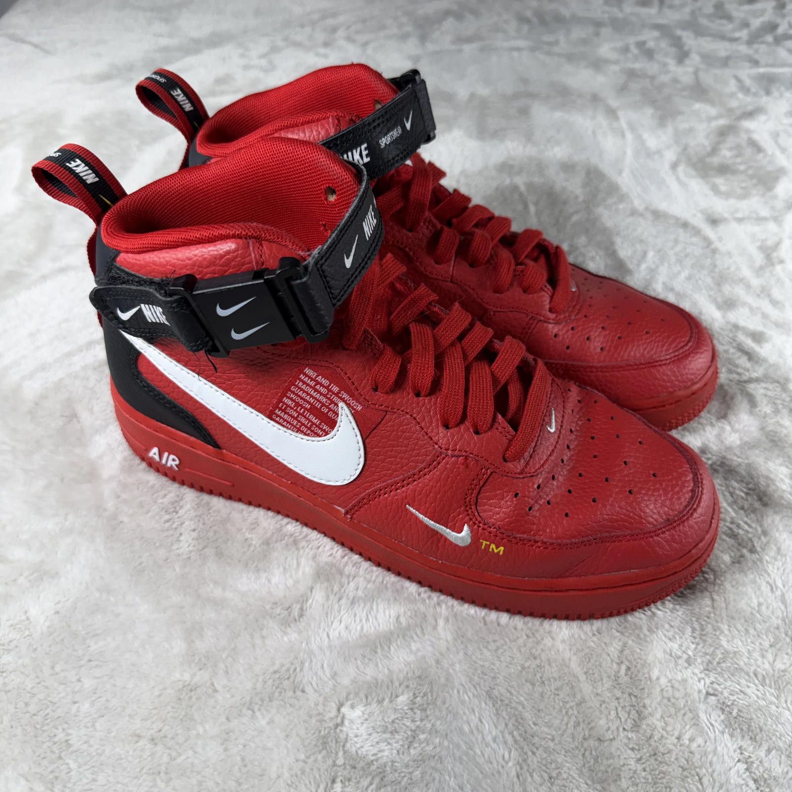 Nike Nike Shoes 7Y Red Air Force 1 Mid AV3803-600 Size US 7 / IT 37 - 1 Thumbnail