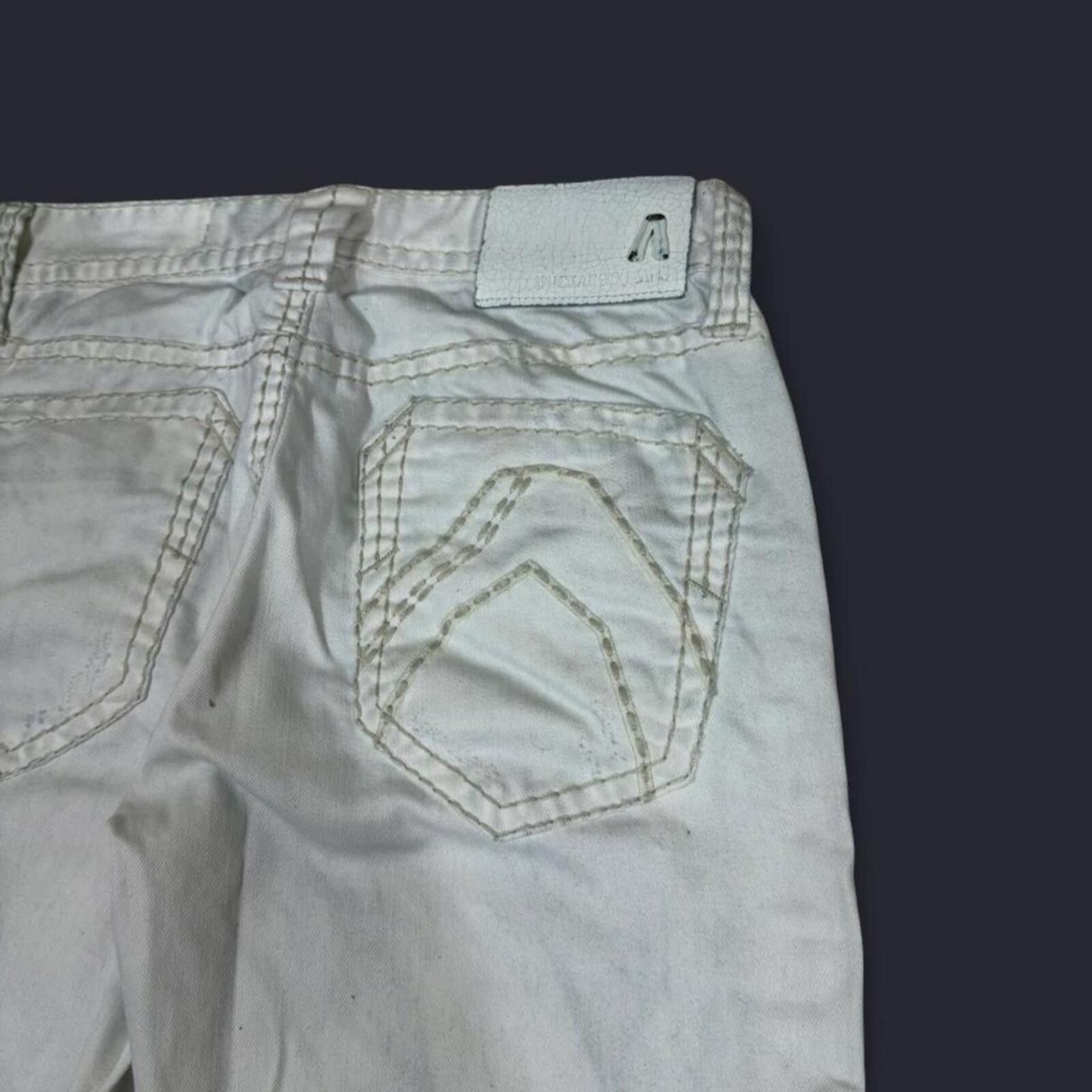True Religion Buckaroo white denim jeans with light blue dye shade Size 28" / US 6 / IT 42 - 3 Thumbnail
