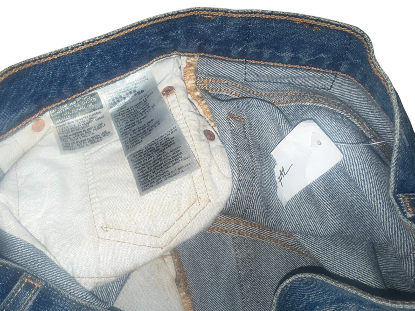 Levi's Levi's 501 Distressed High Rise Cut-Off Denim Shorts Size 28" / US 6 / IT 42 - 3 Thumbnail