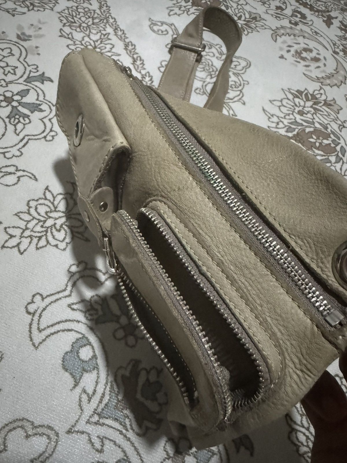 Genuine Leather × Seditionaries 100% Leather Roots Canada Villager Crossbody Sling Bag Size ONE SIZE - 3 Thumbnail