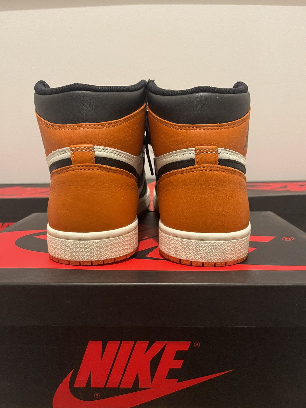 Jordan Brand Jordan Air Jordan 1 Retro High OG Shattered Backboard 2015 Size US 8.5 / EU 41-42 - 3 Thumbnail