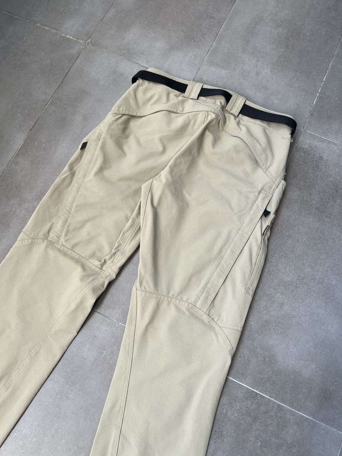 Klattermusen Klattermusen Gere Technical Beige Hiking Cargo Pants Size 32" / US 10 / IT 46 - 17 Thumbnail