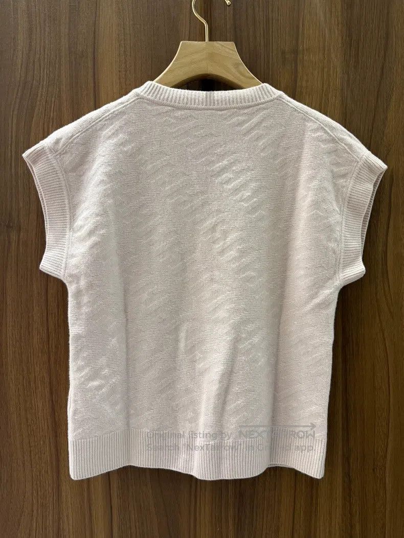 Hermes Hermes Nude pink knit V-neck vest Size XXS / US 00 / IT 34 - 2 Thumbnail