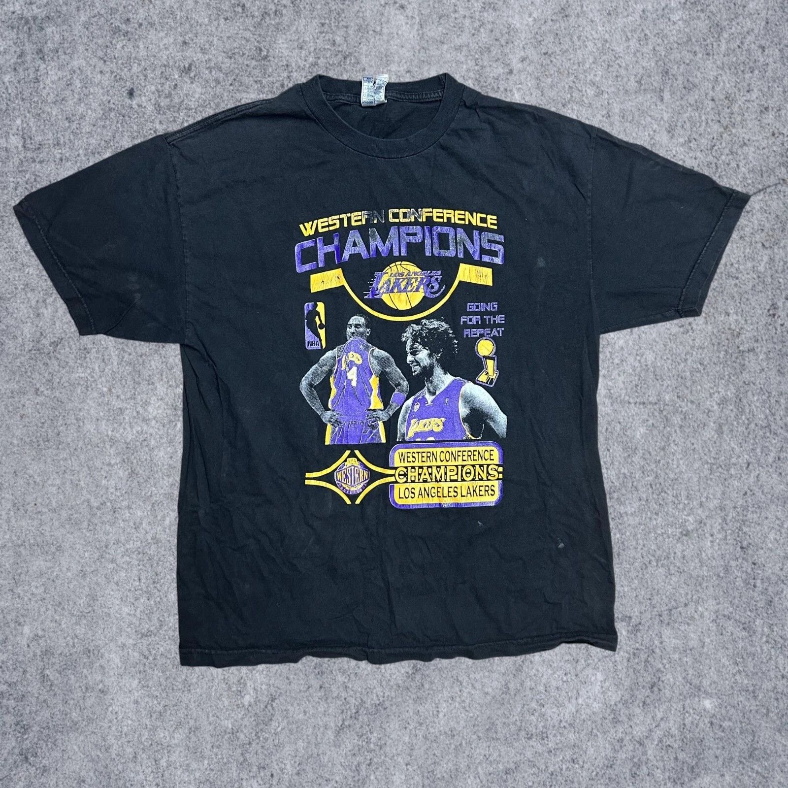 Gildan 2010 LA Lakers NBA Kobe Bryant Pau Gasol Championship Shirt Size US XL / EU 56 / 4 - 1 Thumbnail