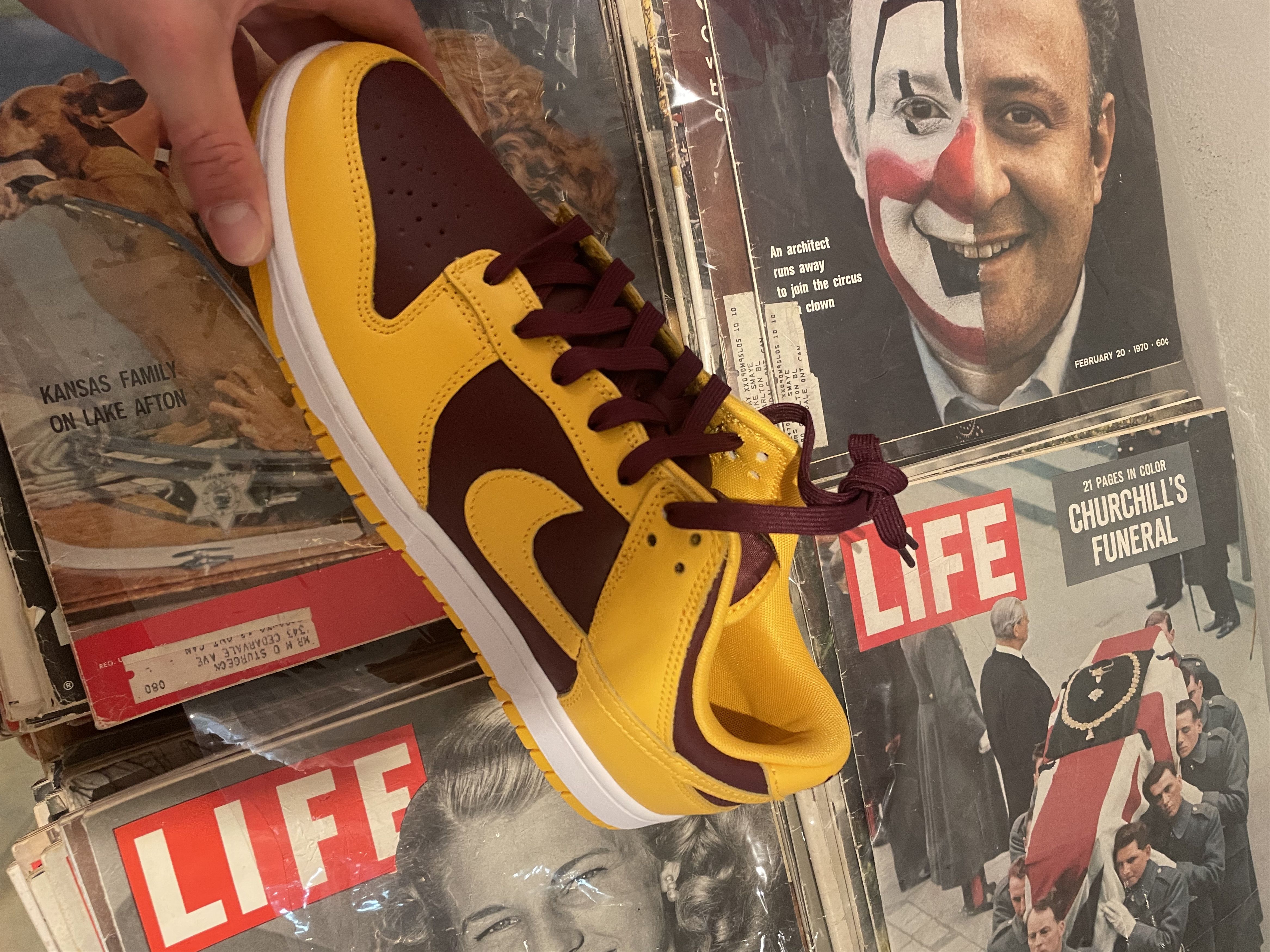 Nike Nike Dunk Low Retro University Gold Size US 11.5 / EU 44-45 - 3 Thumbnail