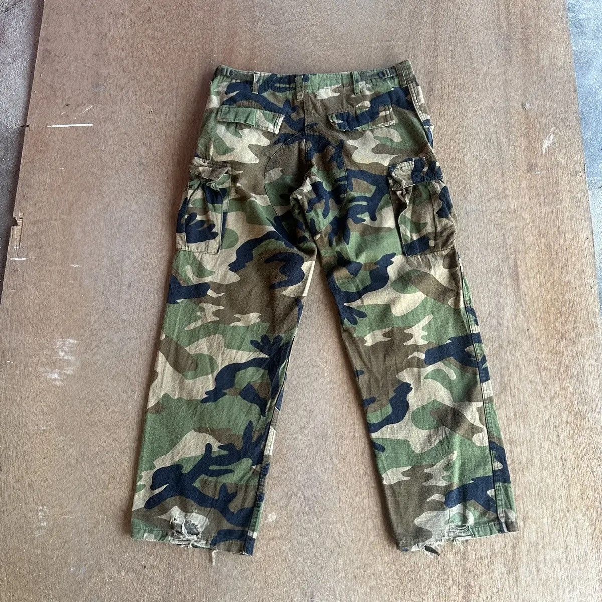 Japanese Brand VTG DOUBLE KNEE CAMO WOODLAND DISTRESSED TACTICAL CARGO PANT Size US 34 / EU 50 - 12 Thumbnail