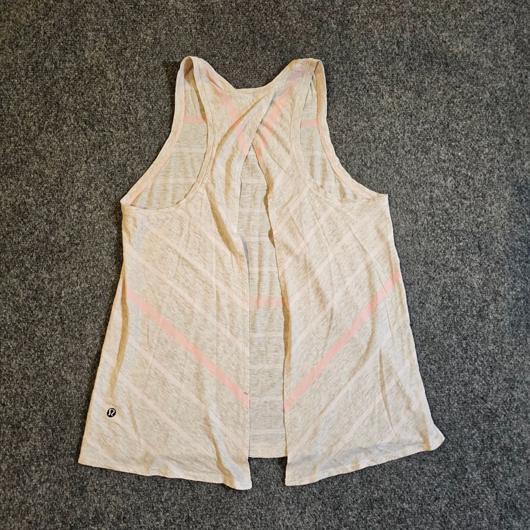 Lululemon Lululemon Tank Top Womens Medium Gray Pink Stripe Racerback Casual Size M / US 6-8 / IT 42-44 - 6 Thumbnail