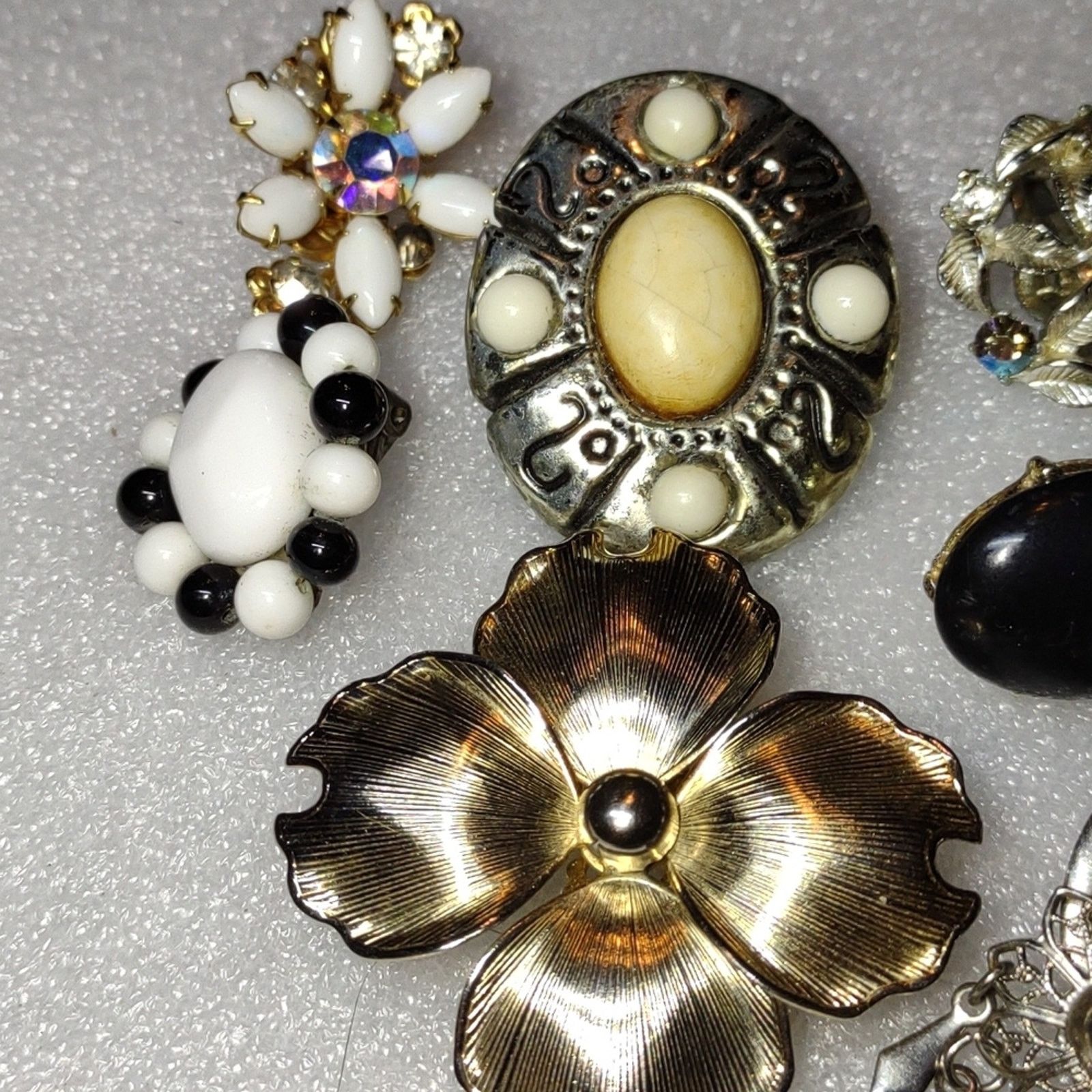 Vintage Turn vintage single earrings into exquisitely lovely pendent Size ONE SIZE - 2 Thumbnail