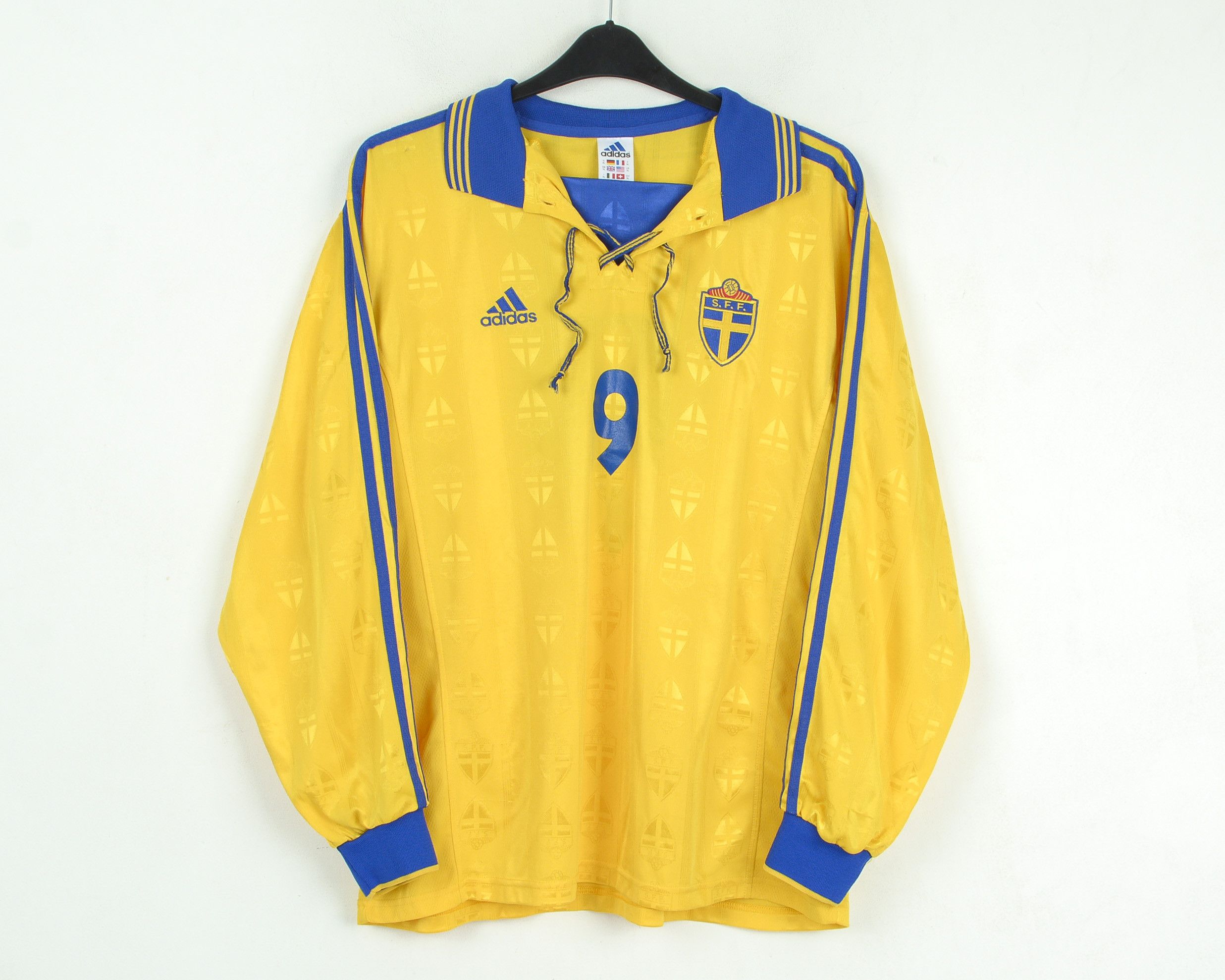 Adidas × Vintage SWEDEN Ljungberg #9 Home Shirt XL Adult 1998 1999 Kit Size US XL / EU 56 / 4 - 1 Thumbnail
