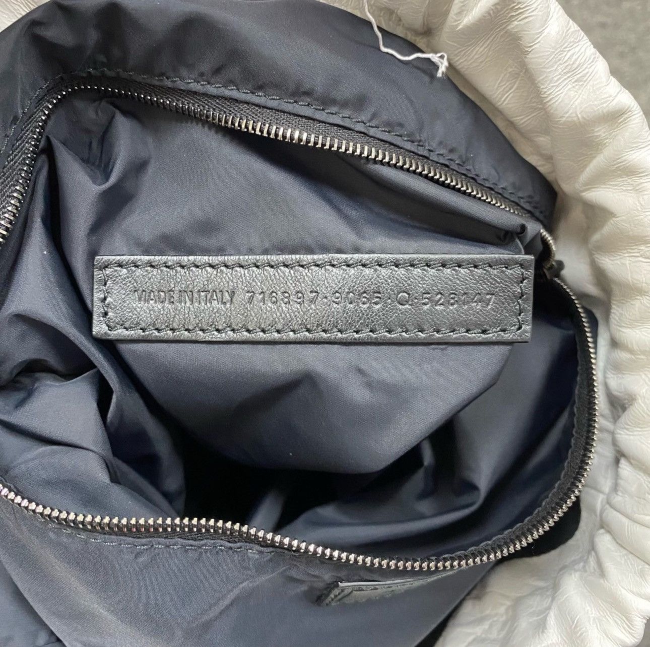 Balenciaga Balenciaga AW22 Leather Trash Bag white Size ONE SIZE - 8 Thumbnail