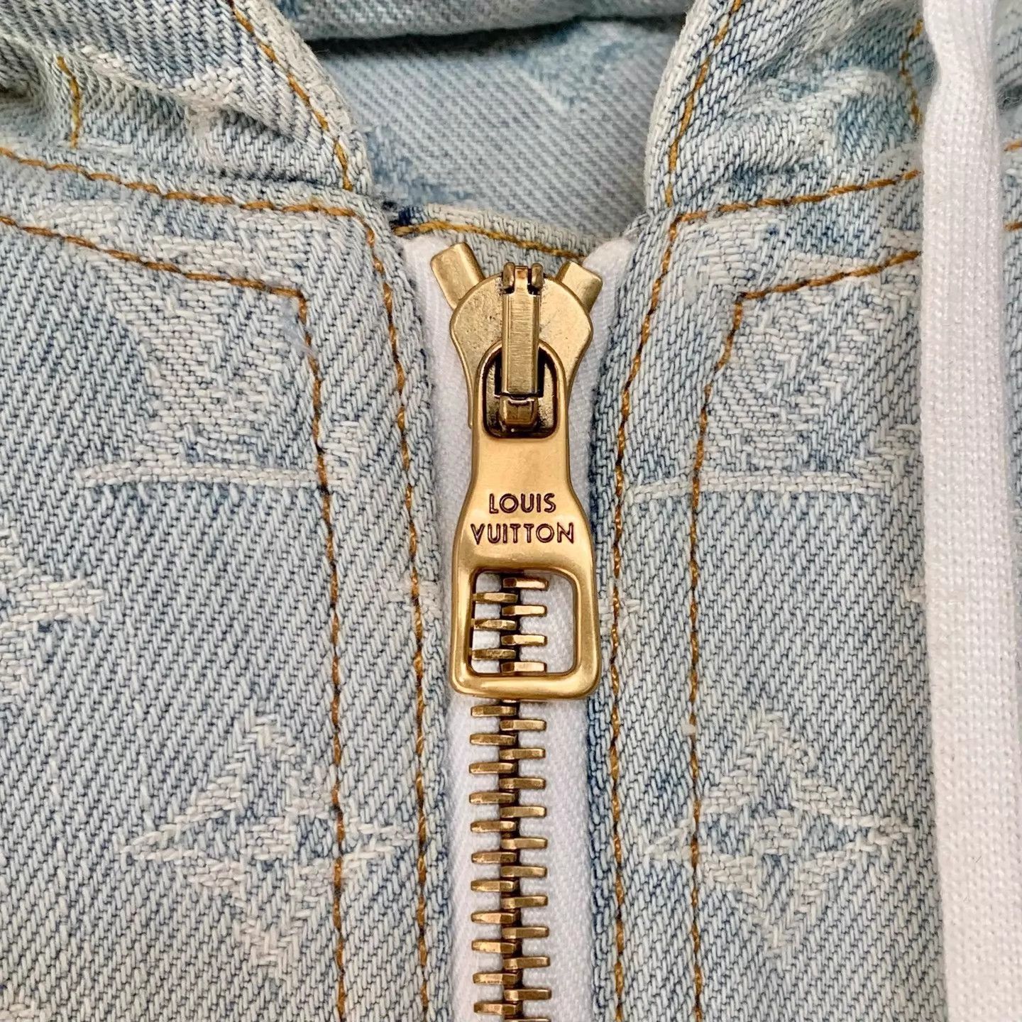 Louis Vuitton Blue LV x NBA Monogram Embroidered Hooded Denim Jkt Size US S / EU 44-46 / 1 - 6 Thumbnail