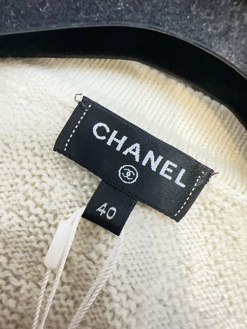 Chanel Chanel 23b beige leather wear chain rolled edge two pocket Size S / US 4 / IT 40 - 5 Thumbnail