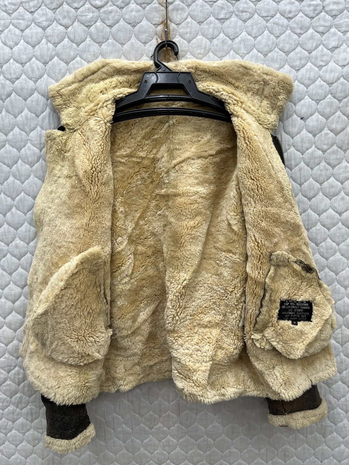 Genuine Leather 🔥🔥🔥STEALS VTG B3 US ARMY MILITARY SHEEPSKIN JACKET Size US M / EU 48-50 / 2 - 6 Thumbnail