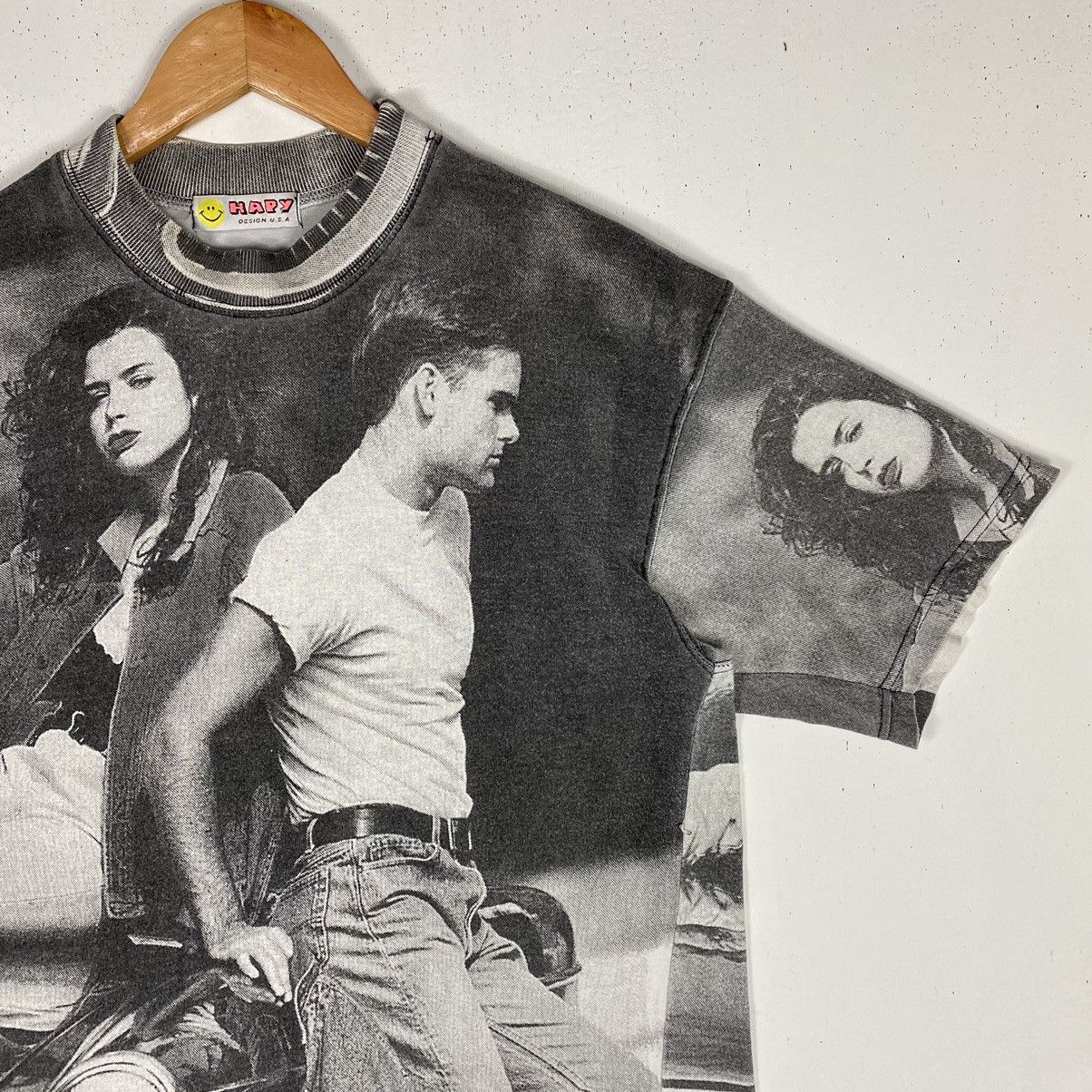 Vintage Vintage 90's Photography Full Print Tee Shirt Size US L / EU 52-54 / 3 - 4 Thumbnail