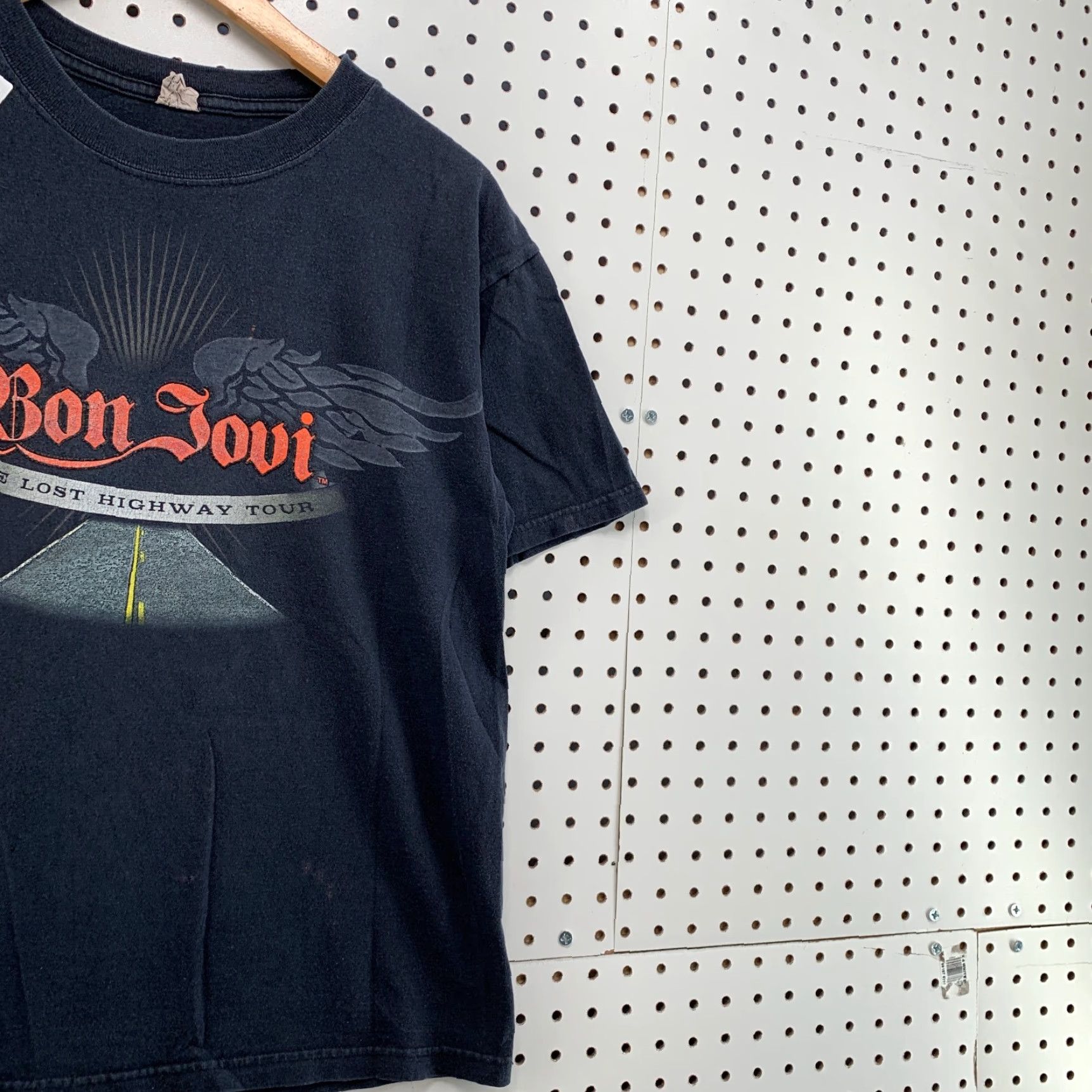 Anvil VINTAGE Bon Jovi Tour T-Shirt Mens M Black Rock Music Band The Lost Highway 2008 Short Sleeve Classic Tee Size US M / EU 48-50 / 2 - 5 Thumbnail