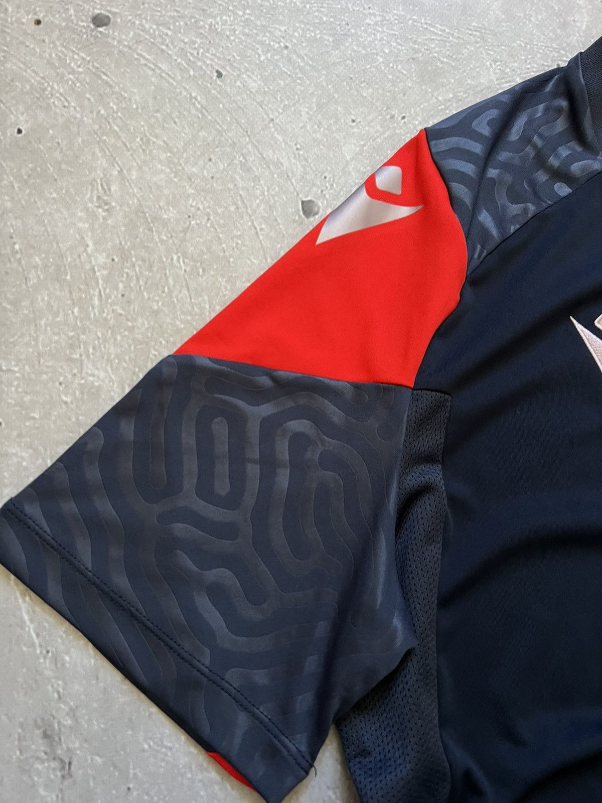 Macron FC Basel T-Shirt Macron 2023-24 Rare Training Jersey Size L Size US L / EU 52-54 / 3 - 6 Thumbnail