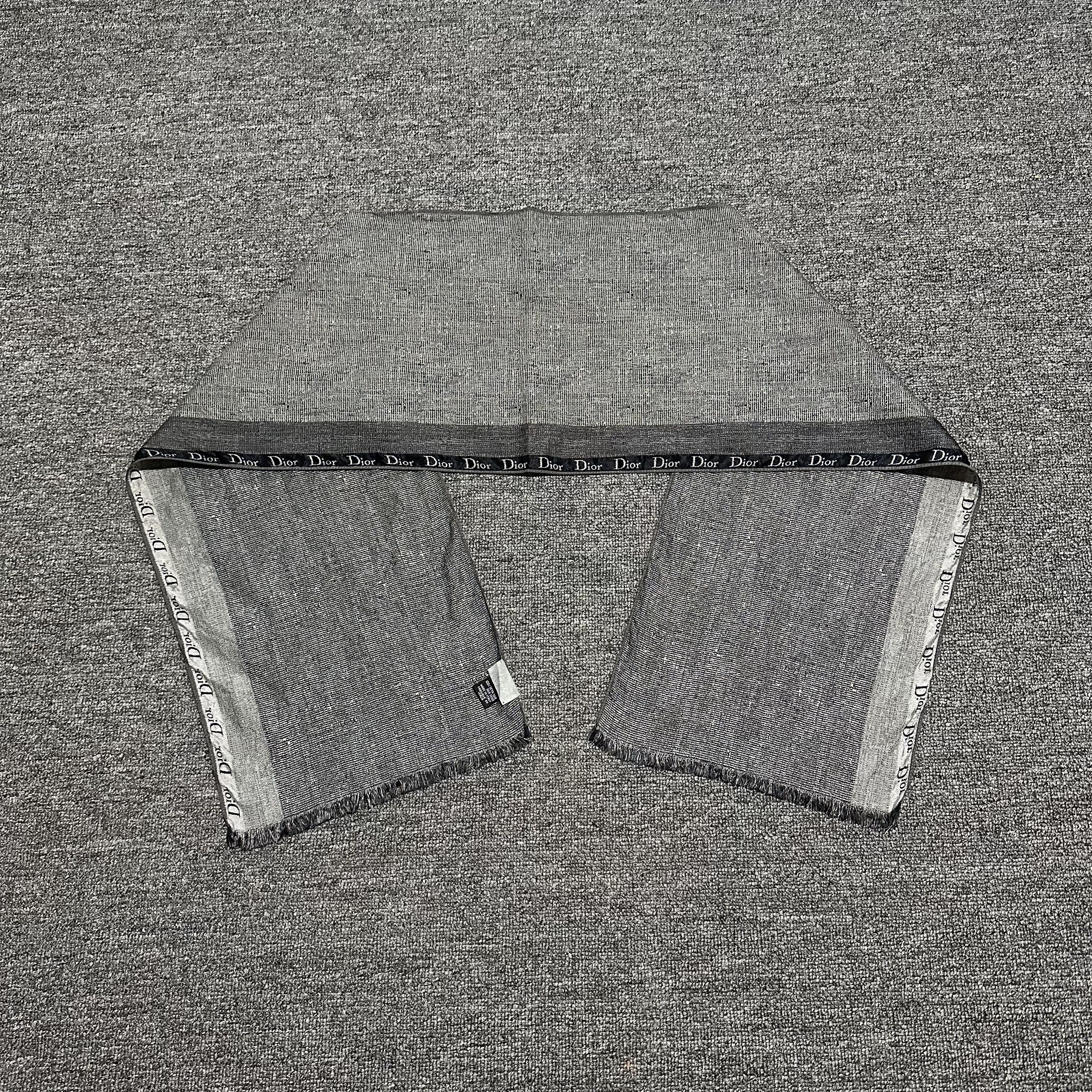 Dior scarf 🧣