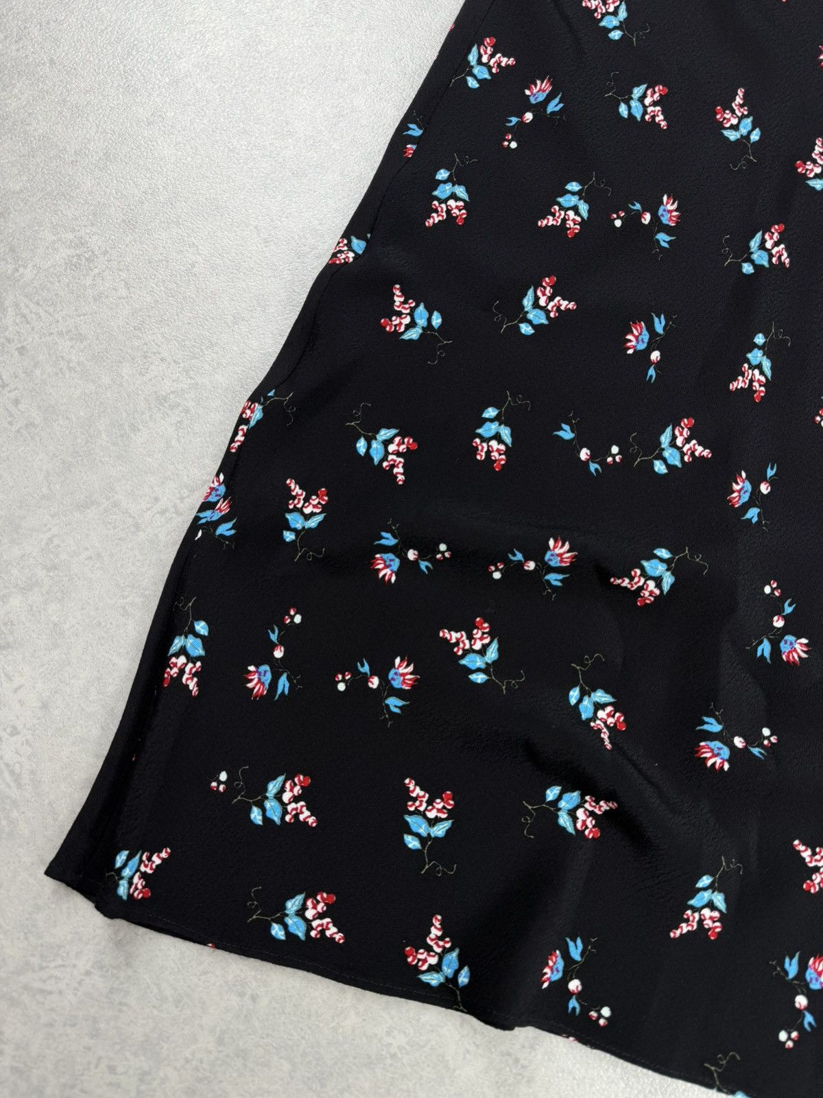 Diane von Furstenberg Diane Von Furstenberg Floral Skirt Black Size S Size 27" / US 4 / IT 40 - 3 Thumbnail