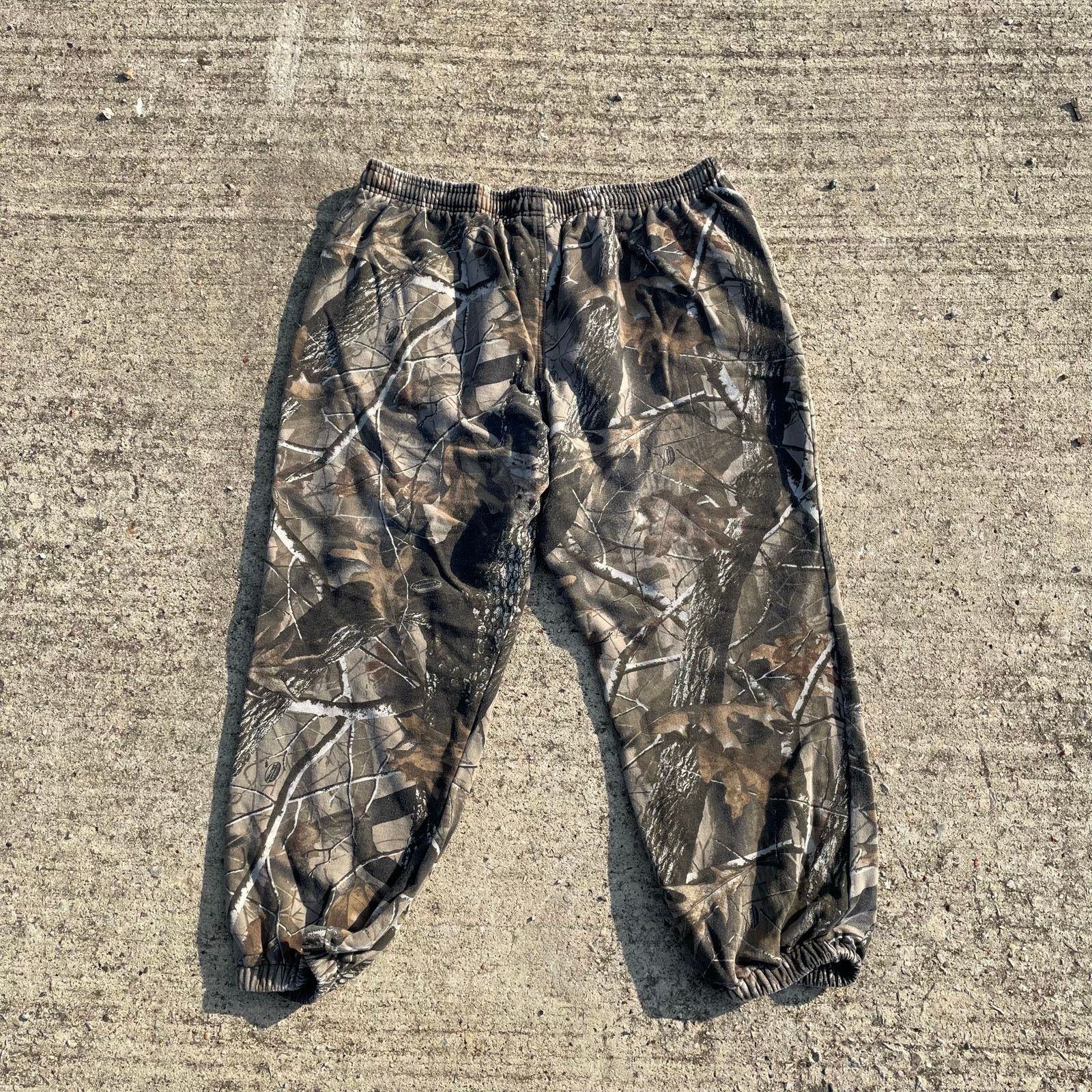 Realtree × Vintage Vintage Realtree Camo Super Baggy Sweat Pants | Grailed