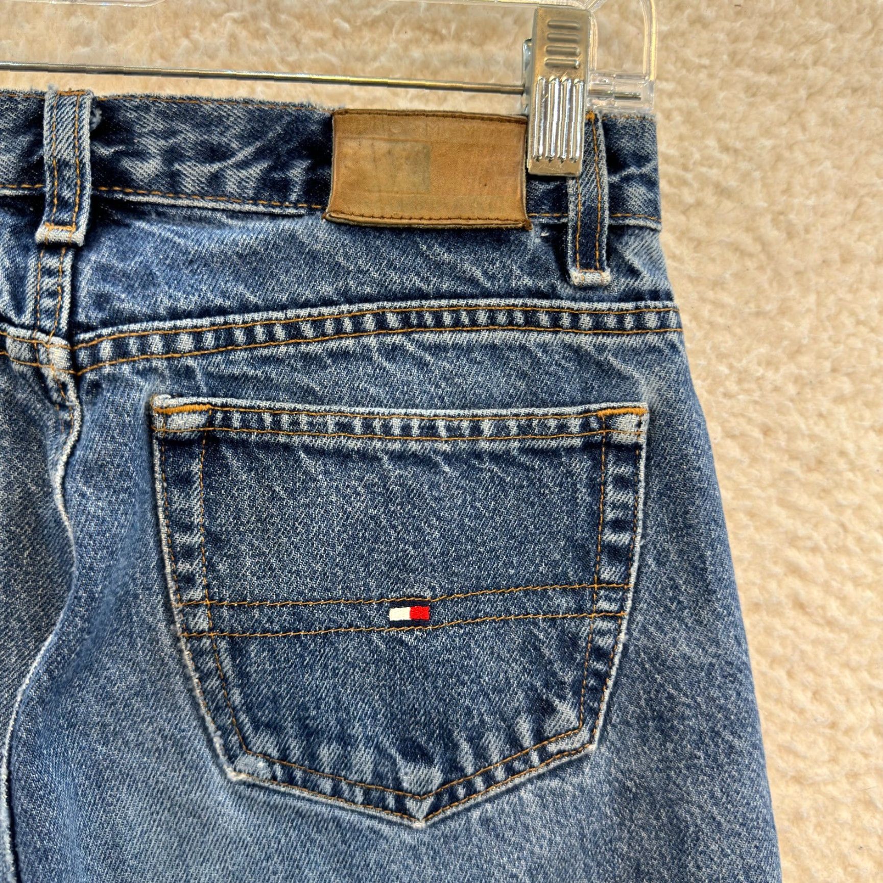 Tommy Hilfiger VINTAGE Tommy Hilfiger Jeans Womens 2 4 25 26 Denim Blue 90s Straight Tapered Leg Mid Rise Grunge Mens Womens Size 26" / US 2 / IT 38 - 5 Thumbnail