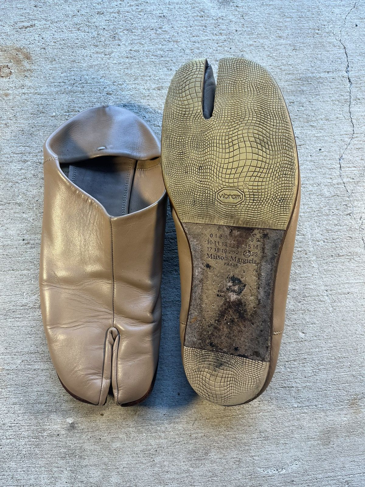 Maison Margiela Maison Margiela Brown Tabi Loafer Size US 8 / EU 41 - 2 Thumbnail