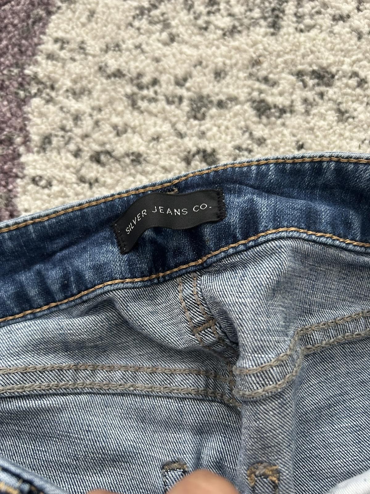 Sterling Silver Silver Jeans Co. Women's Avery Skinny Distressed Blue Jeans Size 29" - 5 Thumbnail