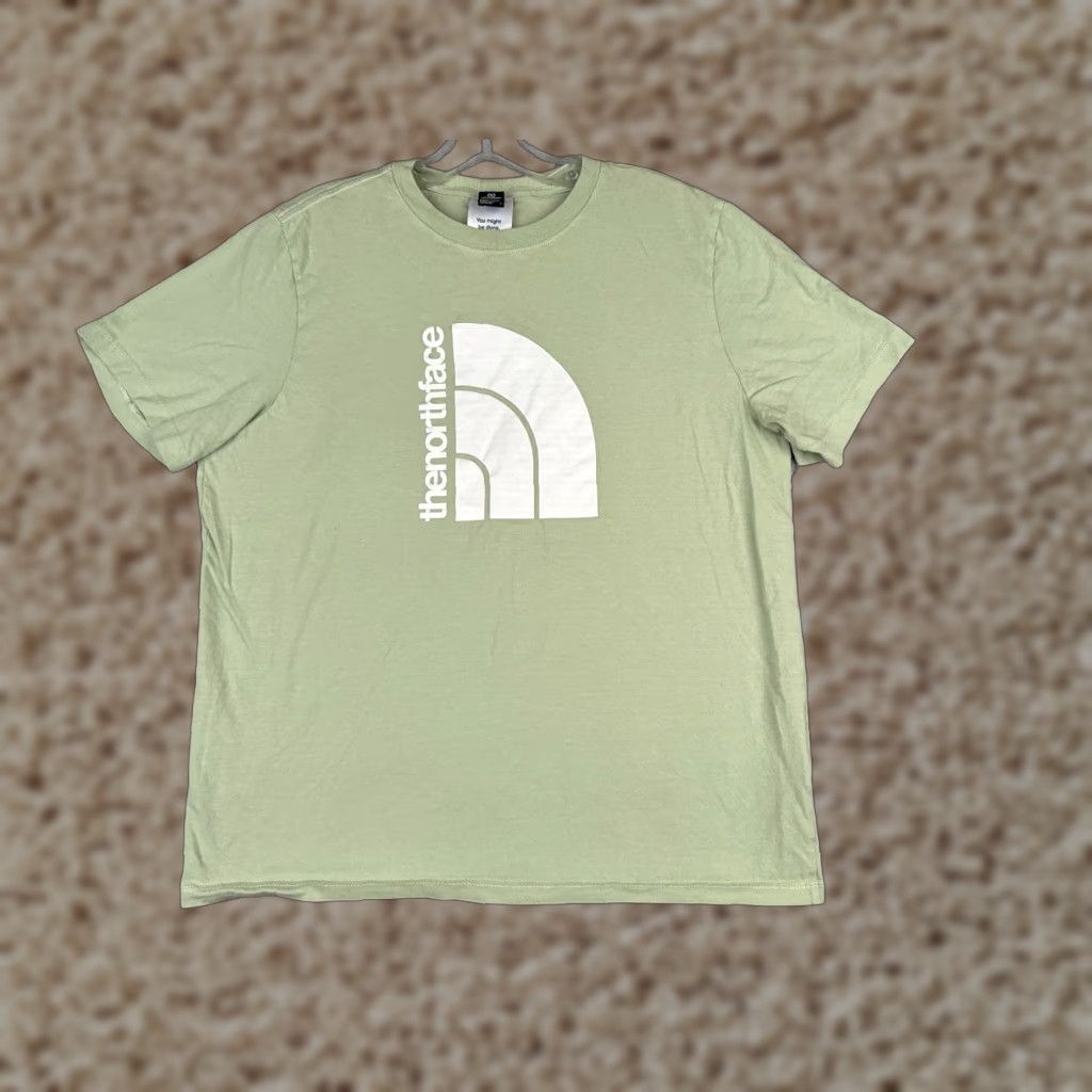 The North Face The North Face Shirt Women Large Green Short Sleeve Crew Neck 100% Cotton T-Shirt Casual Outdoor Womens Size L / US 10 / IT 46 - 1 Thumbnail
