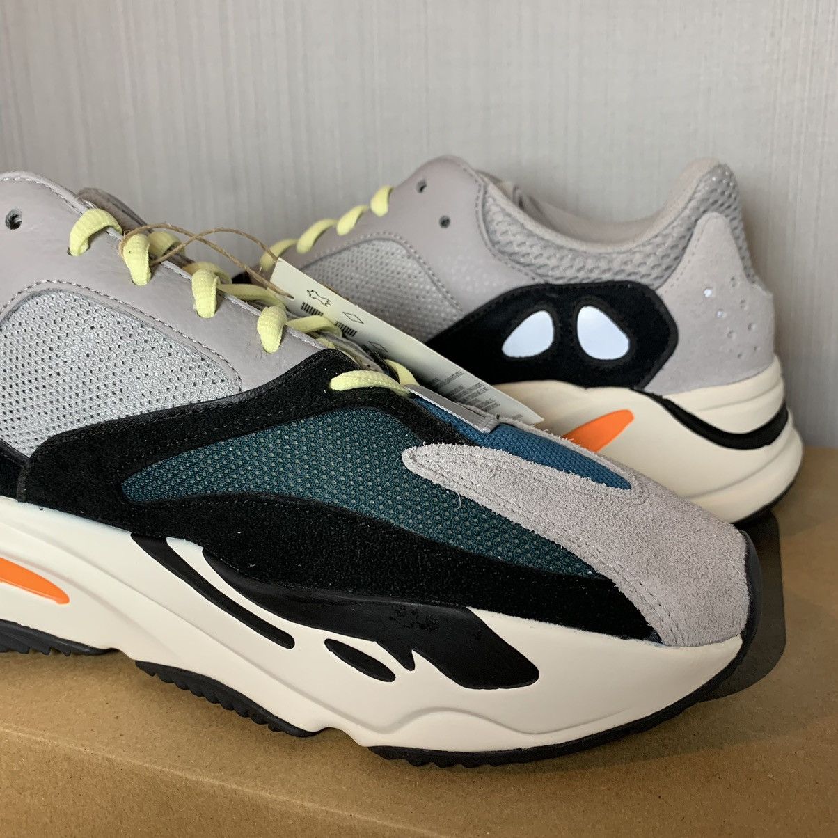 Adidas Yeezy 700 Boost Wave Runner Size US 11 / EU 44 - 15 Thumbnail