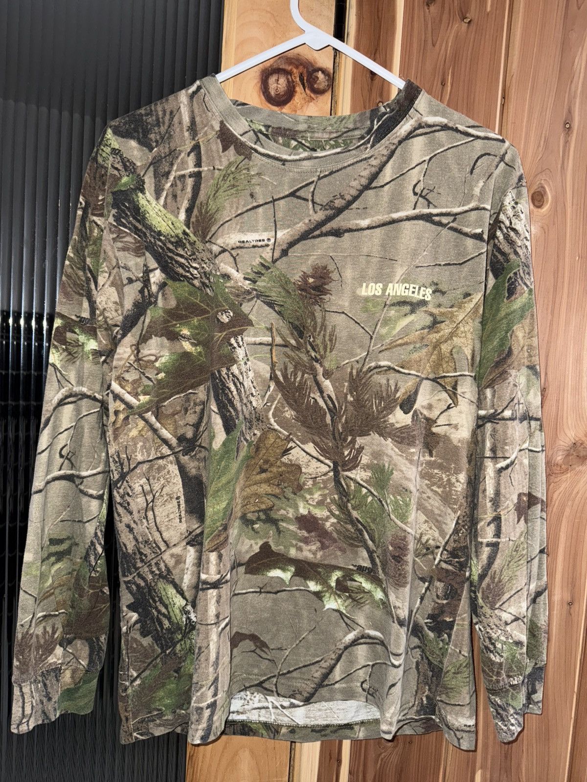 Yeezy Yeezy "Wolves" Realtree Camo longsleeve Size US S / EU 44-46 / 1 - 1 Thumbnail