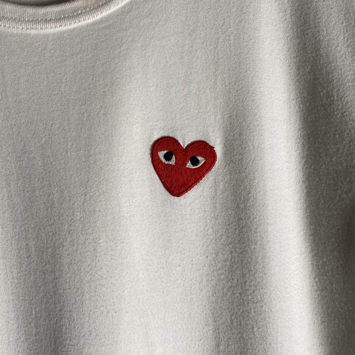 Comme des Garcons Comme Des Garcons Play White Red Heart Logo tee Size US M / EU 48-50 / 2 - 5 Thumbnail