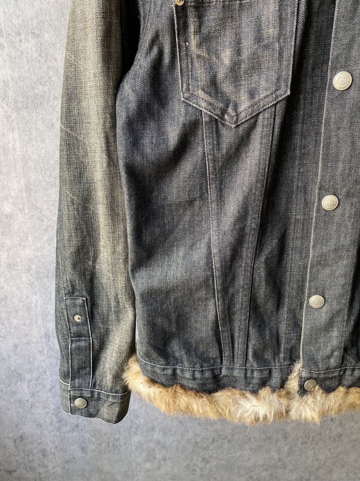 Japanese Brand 2000s Levi’s Fur Faded Black Denim Jacket Size US M / EU 48-50 / 2 - 4 Thumbnail