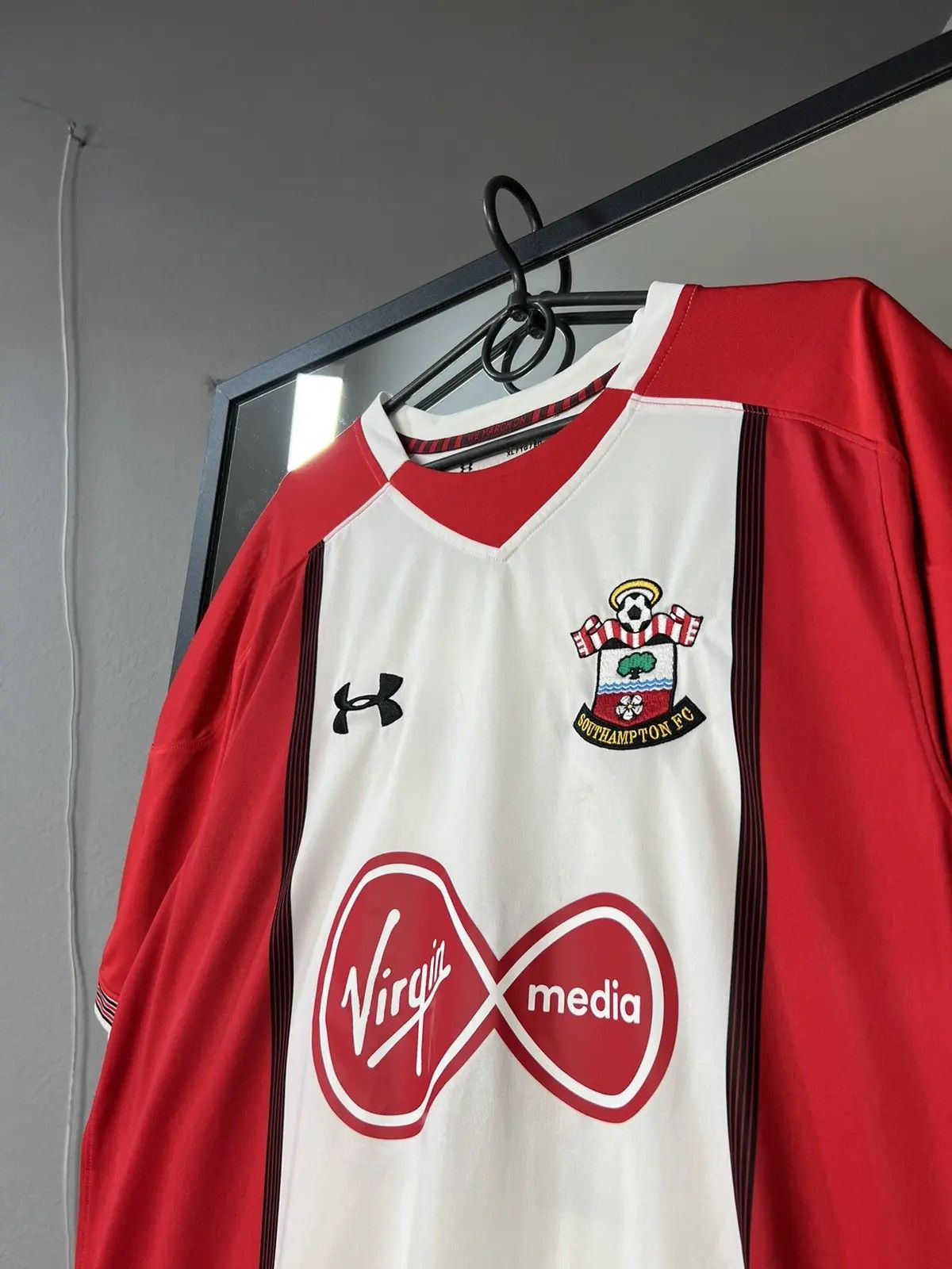 Other SOUTHAMPTON Charlie Austin 2017-18 Football Soccer Jersey Size US XL / EU 56 / 4 - 2 Thumbnail