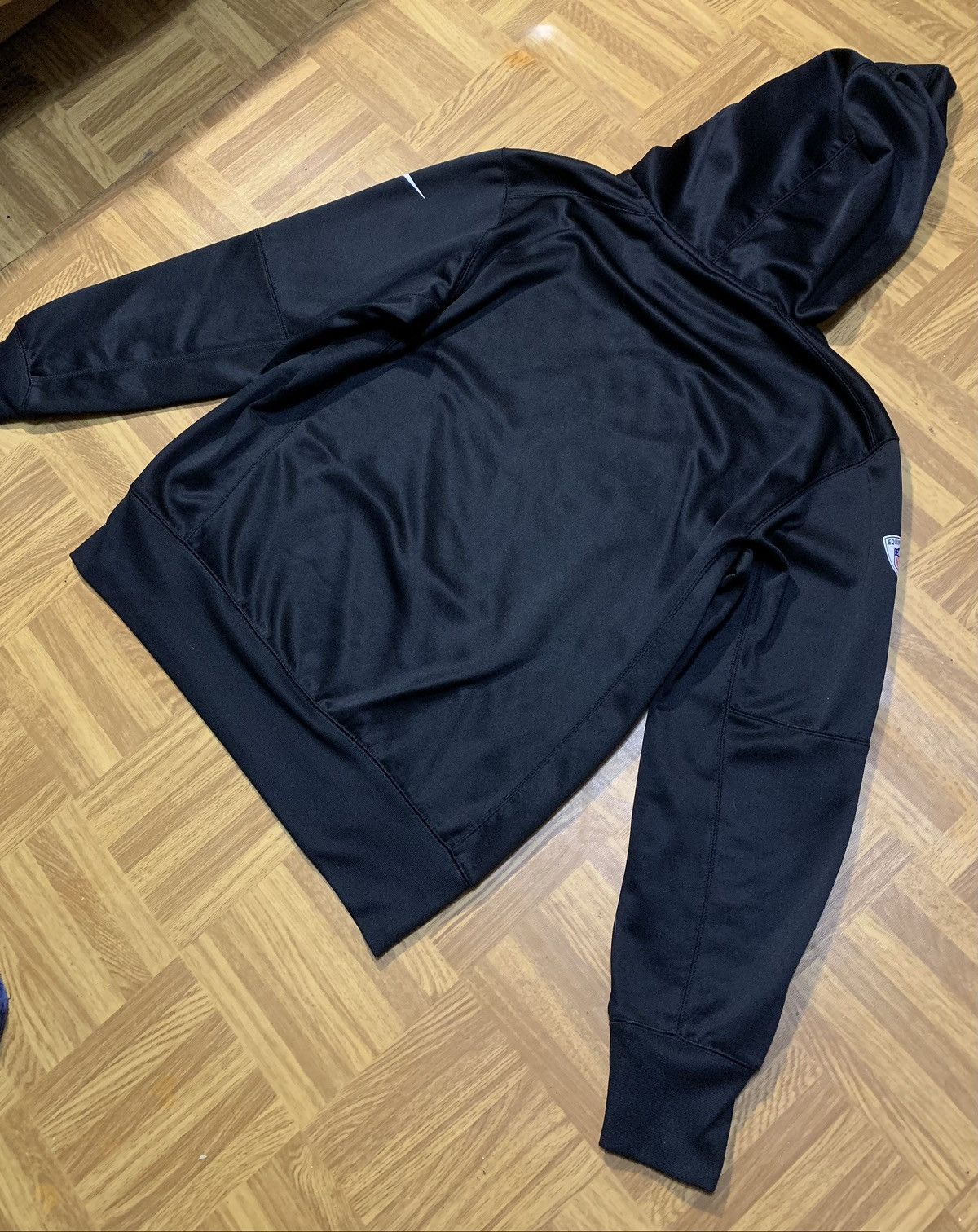 Nike × Vintage Nike NFL Equipment Vikings Minnesota Black Hoodie Size S Size US S / EU 44-46 / 1 - 10 Thumbnail