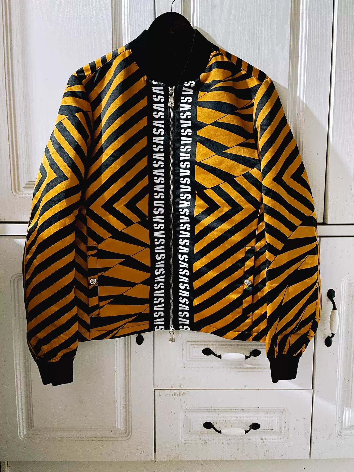 Versace Versace Tiger Stripe Baroque Print Nylon Jacket M Size US M / EU 48-50 / 2 - 2 Thumbnail