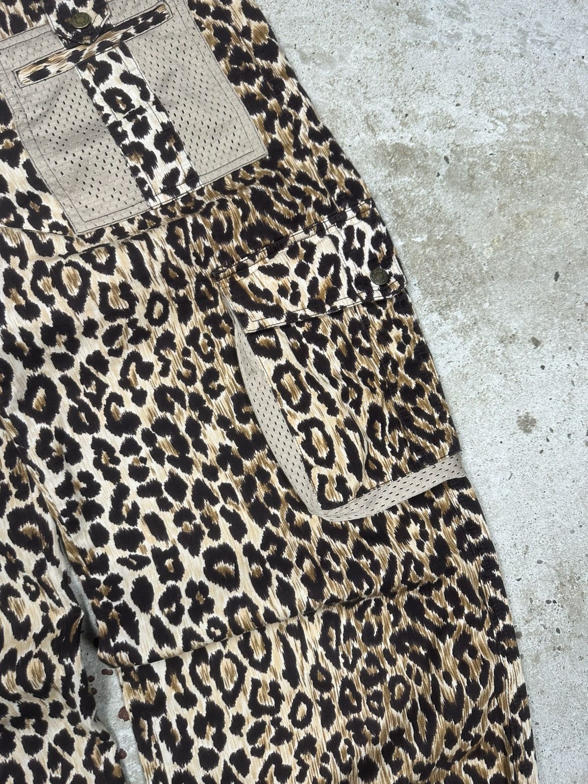 Dolce & Gabbana 2000s Dolce & Gabbana Leopard Print Baggy Cargo Pants Size 32" / US 10 / IT 46 - 7 Thumbnail