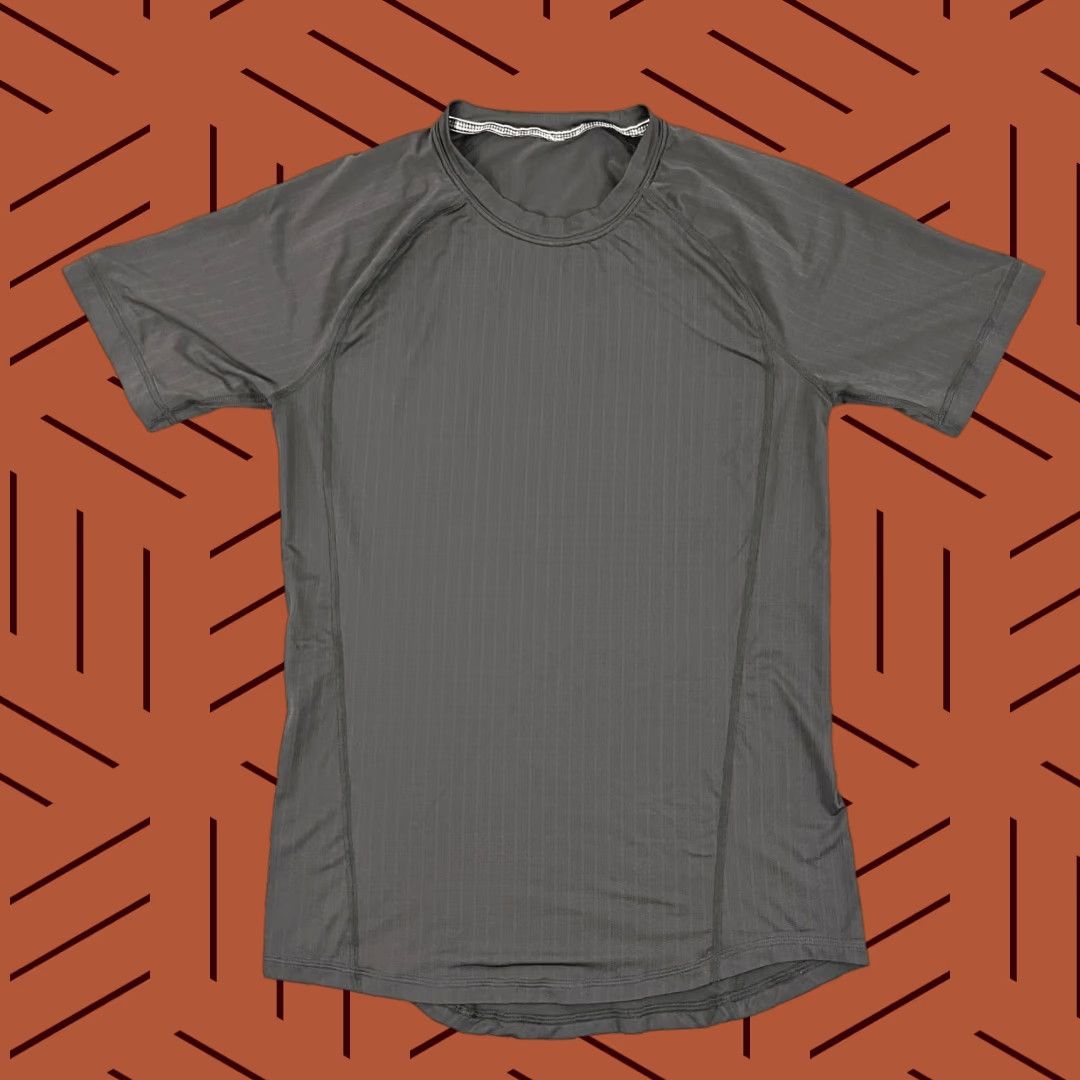 Lululemon Lululemon Shirt Mens Small Gray Striped Stretch Crewneck Travel Everyday Comfort Shirt Men's Small Gray Striped Athletic Crewneck T-Shirt Size US S / EU 44-46 / 1 - 1 Thumbnail