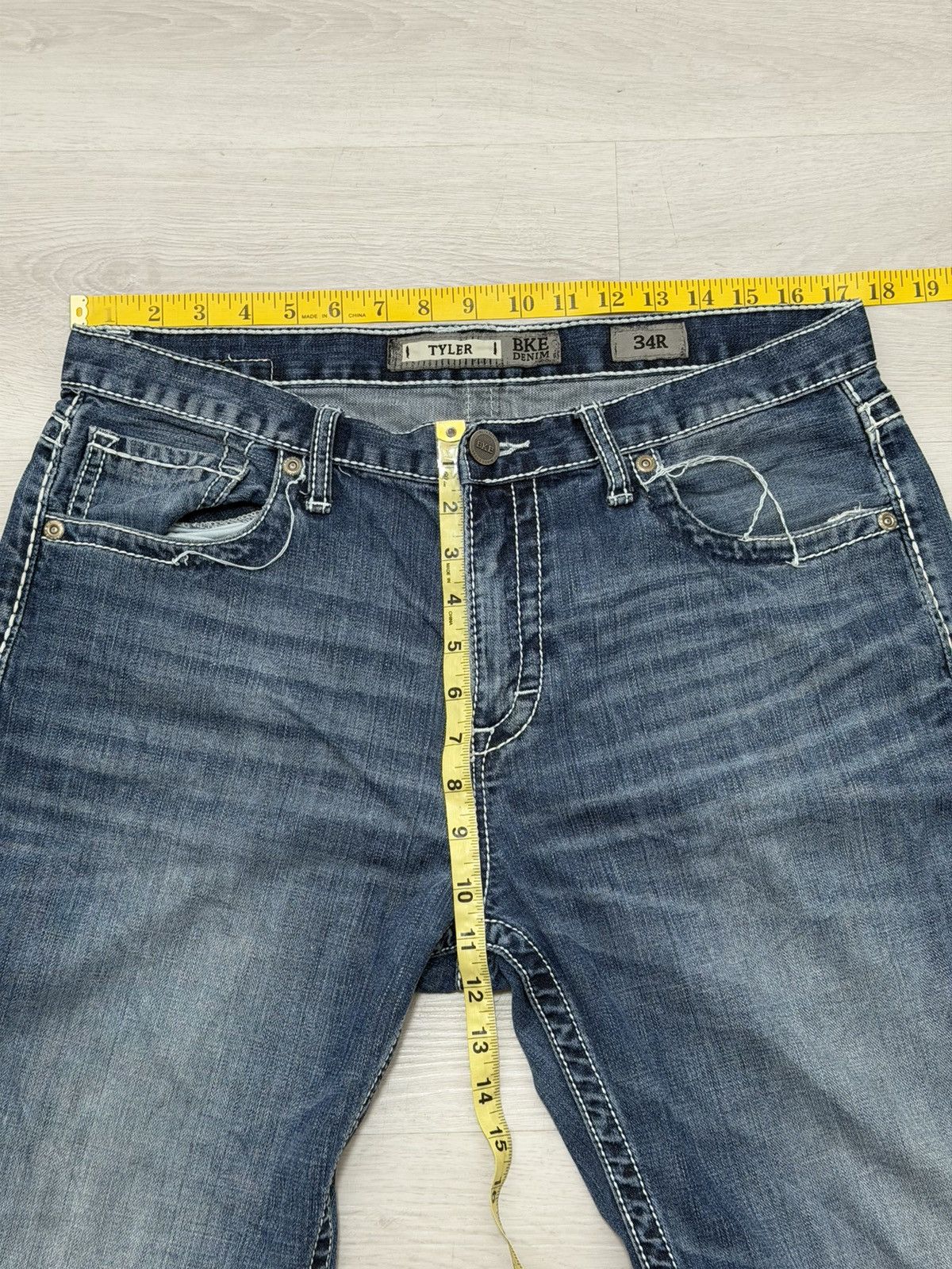 BKE Y2K BKE Tyler Jeans Size 34R Relaxed Washed Distressed Denim Size US 34 / EU 50 - 12 Thumbnail