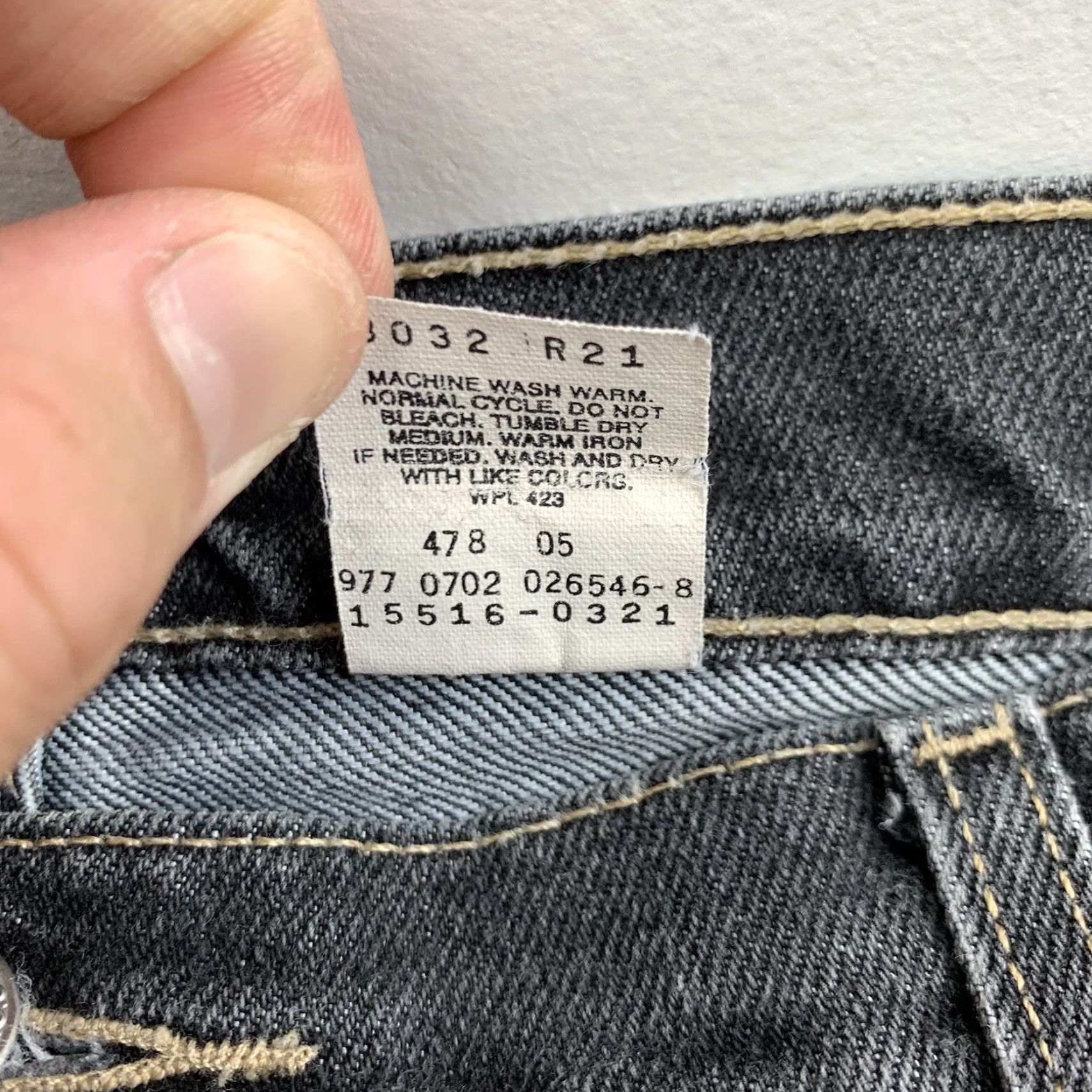 Levi's VINTAGE Levi's 515 Jeans Womens 16 Tall Bootcut Black Grunge Y2K USA 32.5 Inseam Juniors? Size 38" / US 16 / IT 52 - 7 Thumbnail