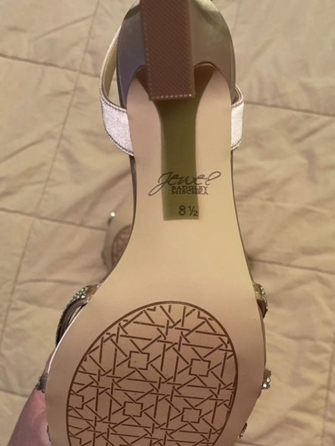Badgley Mischka Badgley Mischka Jewel Sparkle Embellished Champagne Sandal Size US 8.5 / IT 38.5 - 8 Thumbnail