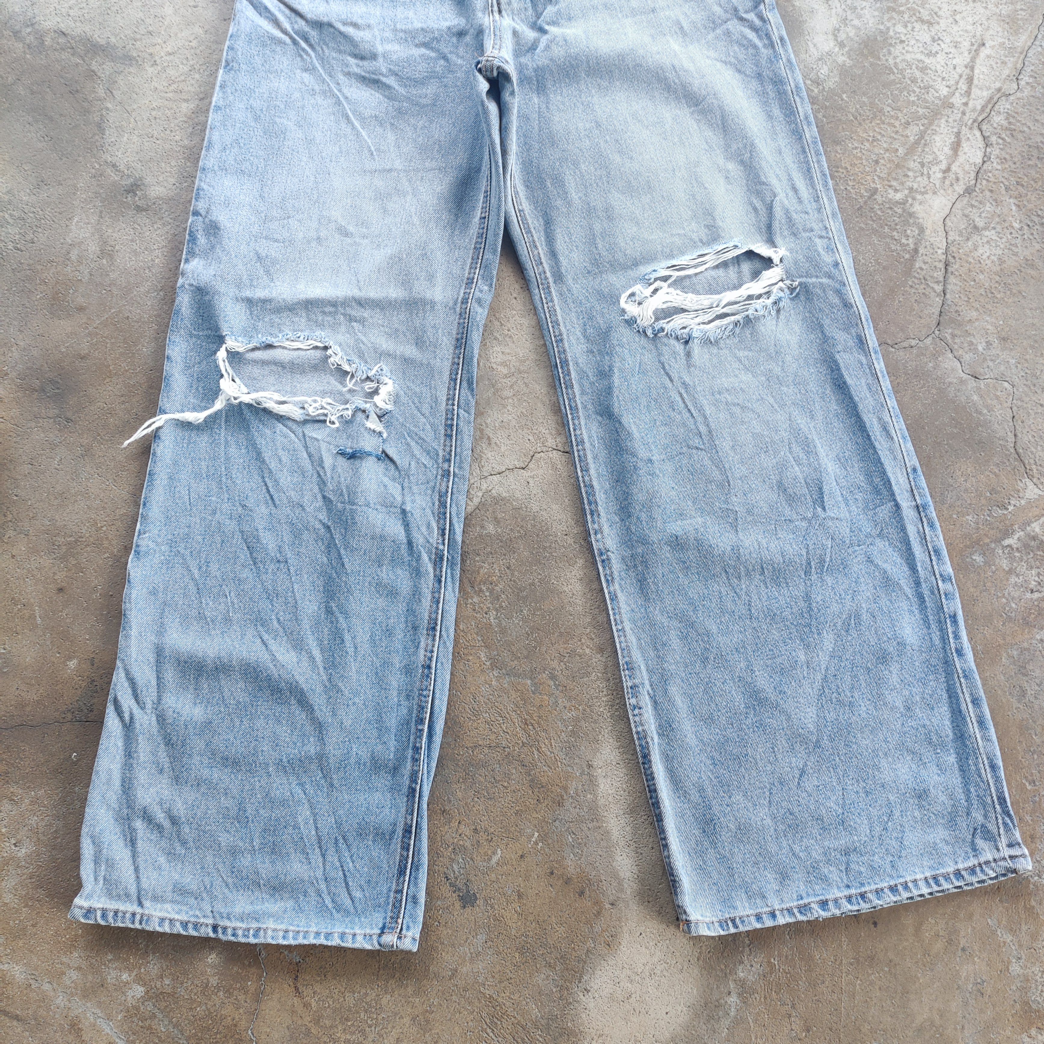 H&M Vintage Japanese Brand Baggy Jeans Button Faded Ripped pants Size US 31 - 4 Thumbnail