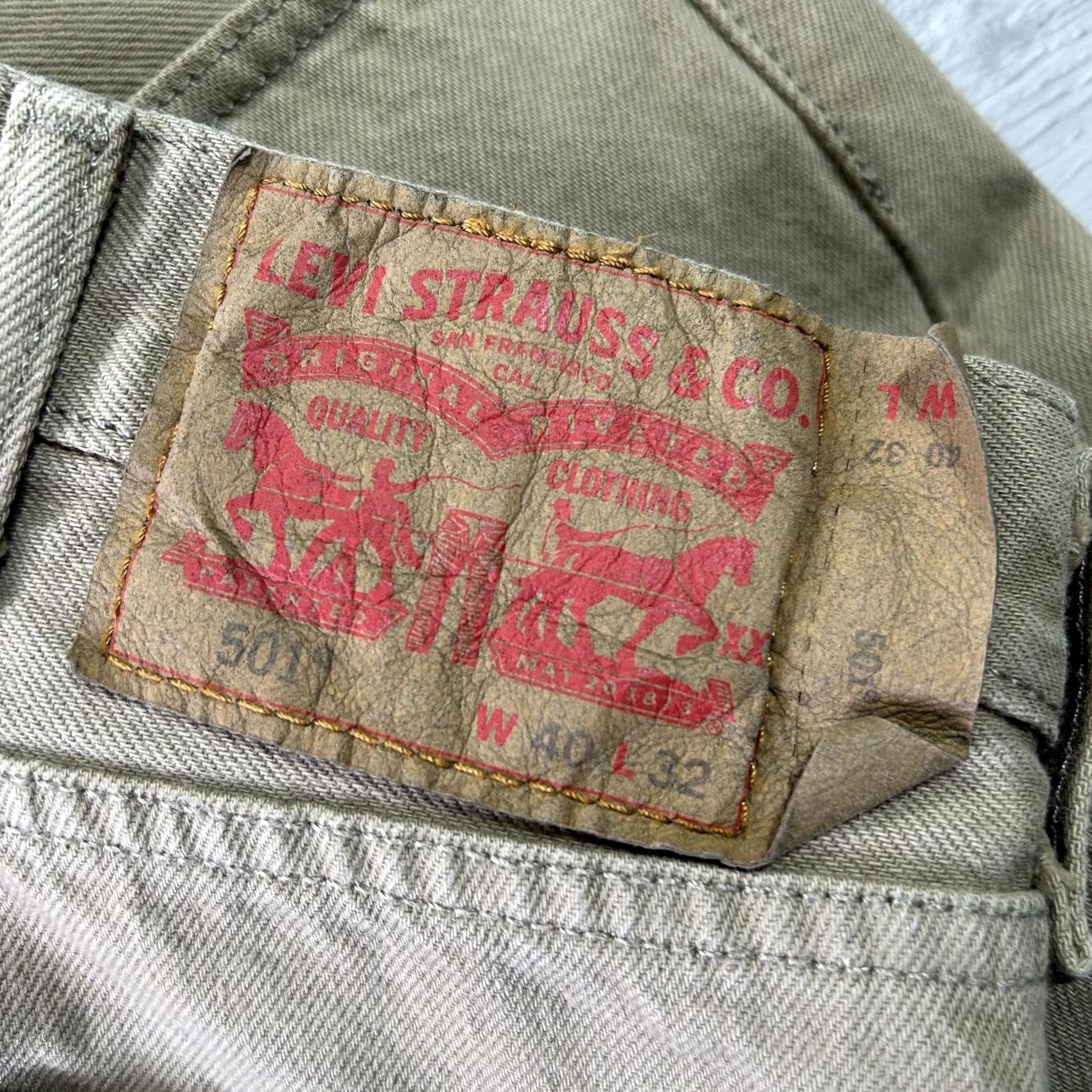 Levi's Levi's 501 Jeans Mens 40x32 Beige Button Fly Straight Denim Medium Wash Pants Size US 40 / EU 56 - 5 Thumbnail