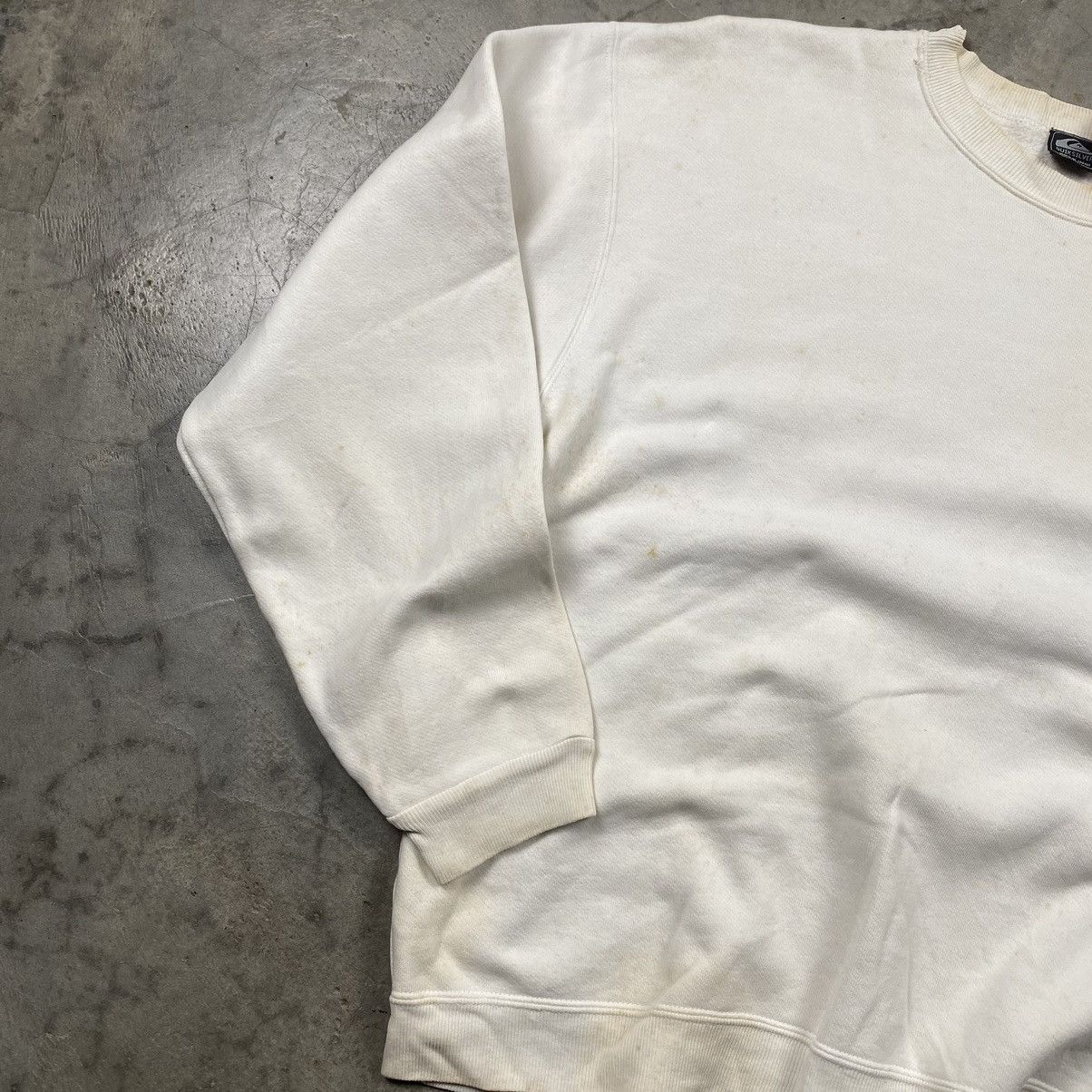 Quiksilver Rare 90s Quiksilver Surf Boxy Distressed Crewneck Size US M / EU 48-50 / 2 - 3 Thumbnail