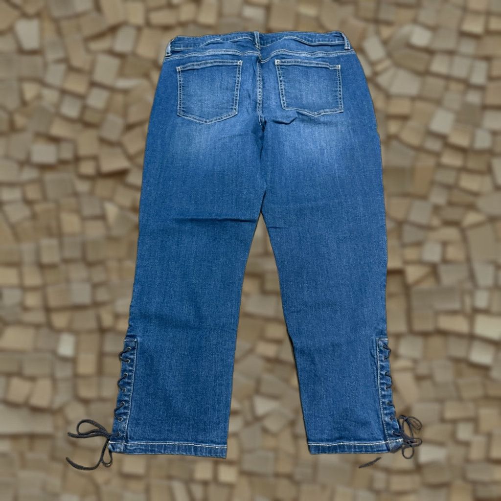 Vintage Maurices Jeans Capri Denim Blue 13/14 Lace Up 5-Pocket Regular Mid Rise Women's Juniors Jeans Size 34" / US 12 / IT 48 - 1 Thumbnail